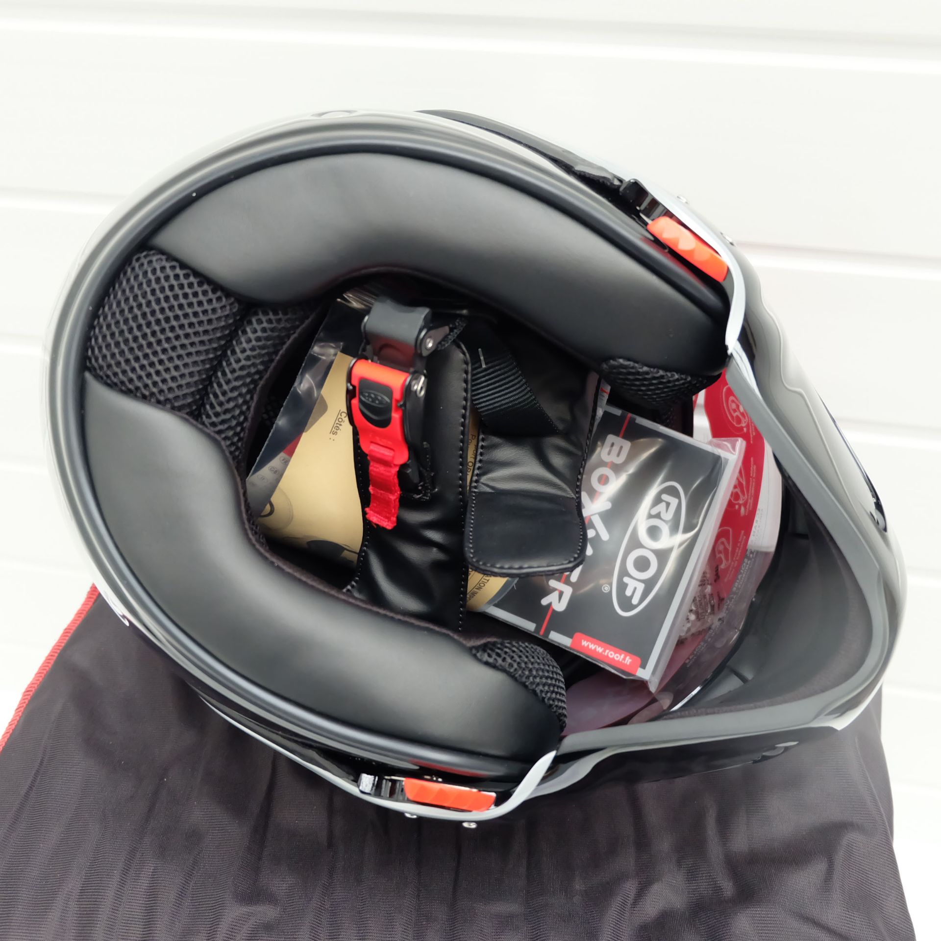 Roof Boxxer Carbon Flip Up Helmet Black SMALL+ BOXER V8 XL - Image 9 of 13