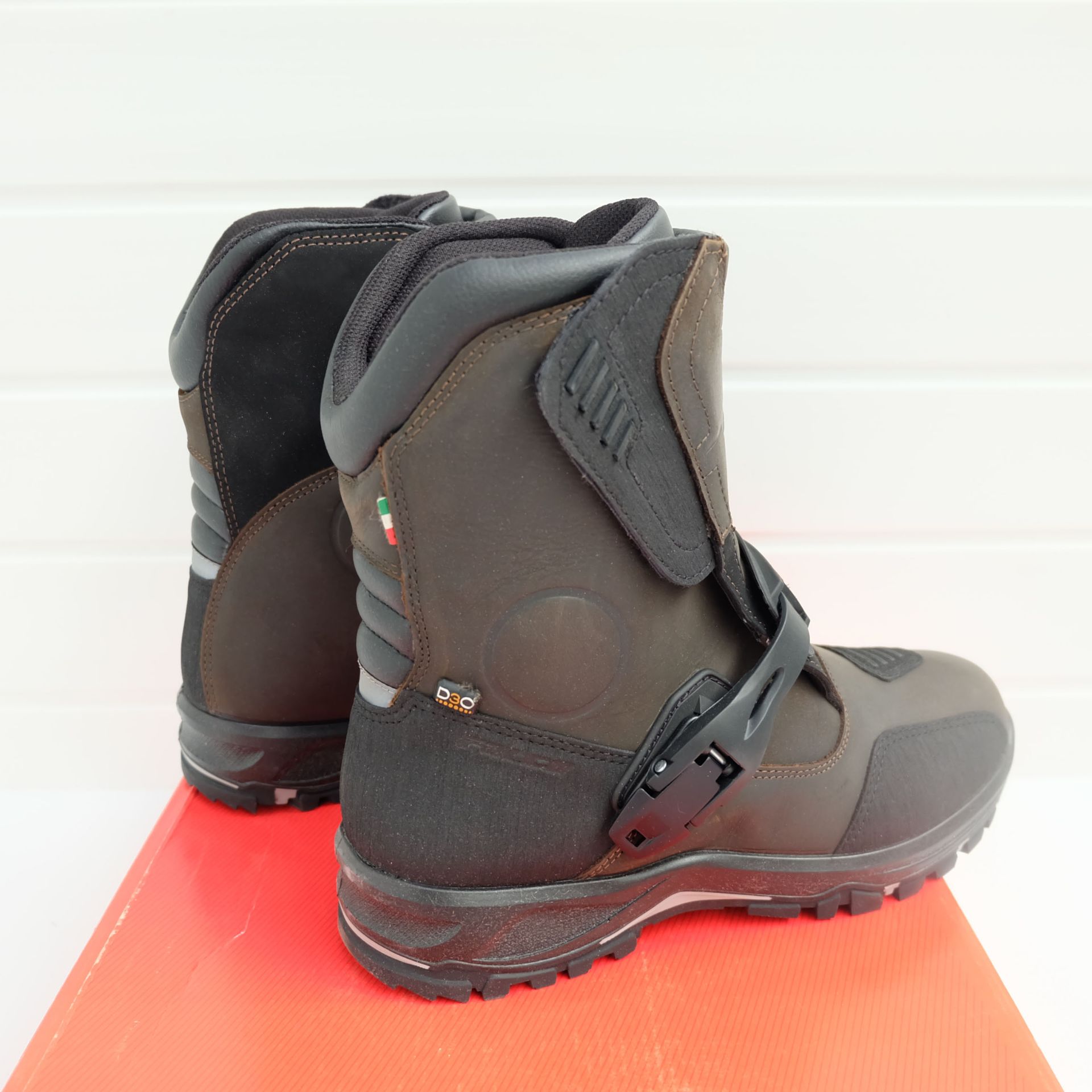Falco Marshall Leather Waterproof Short Boots 42/UK8 - Image 3 of 7