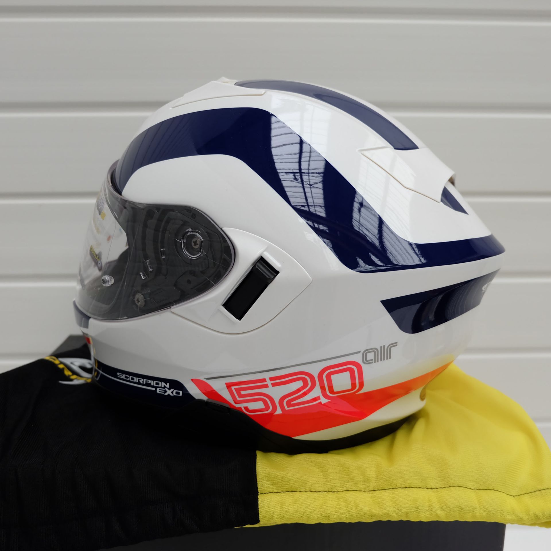 Scorpion Exo 520 Air Full Face Helmet LeMans White/Blue Red Size Medium - Image 5 of 12