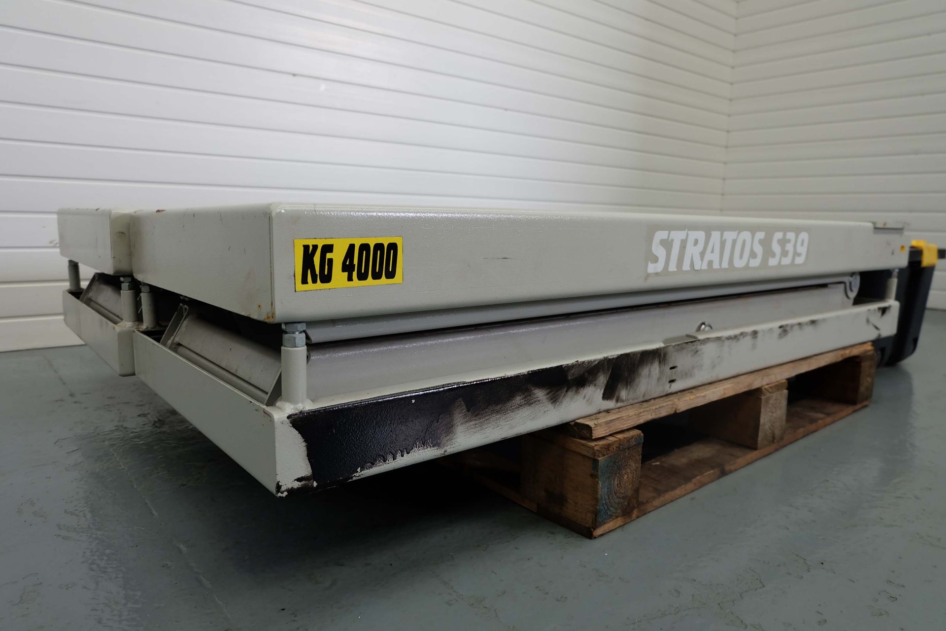 Strators S39 (OMA 530C) Electro-Hydraulic Car Lifts. Lift Capacity 4 Ton. - Image 3 of 10