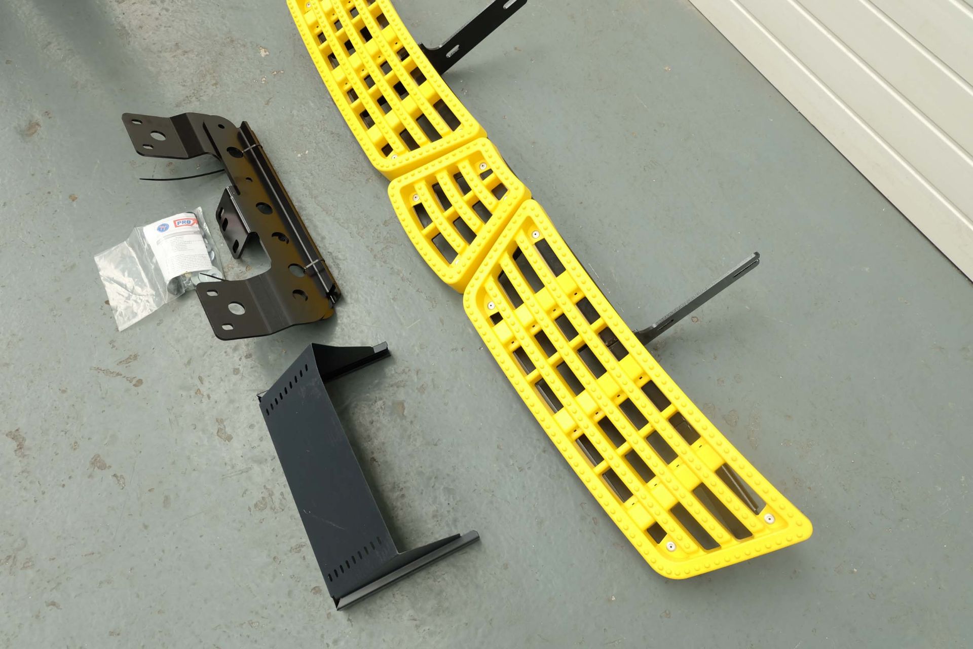 Tow-Trust Pro Step Model PRO-TFD8-NT-Y Rear Van Step. - Image 4 of 6