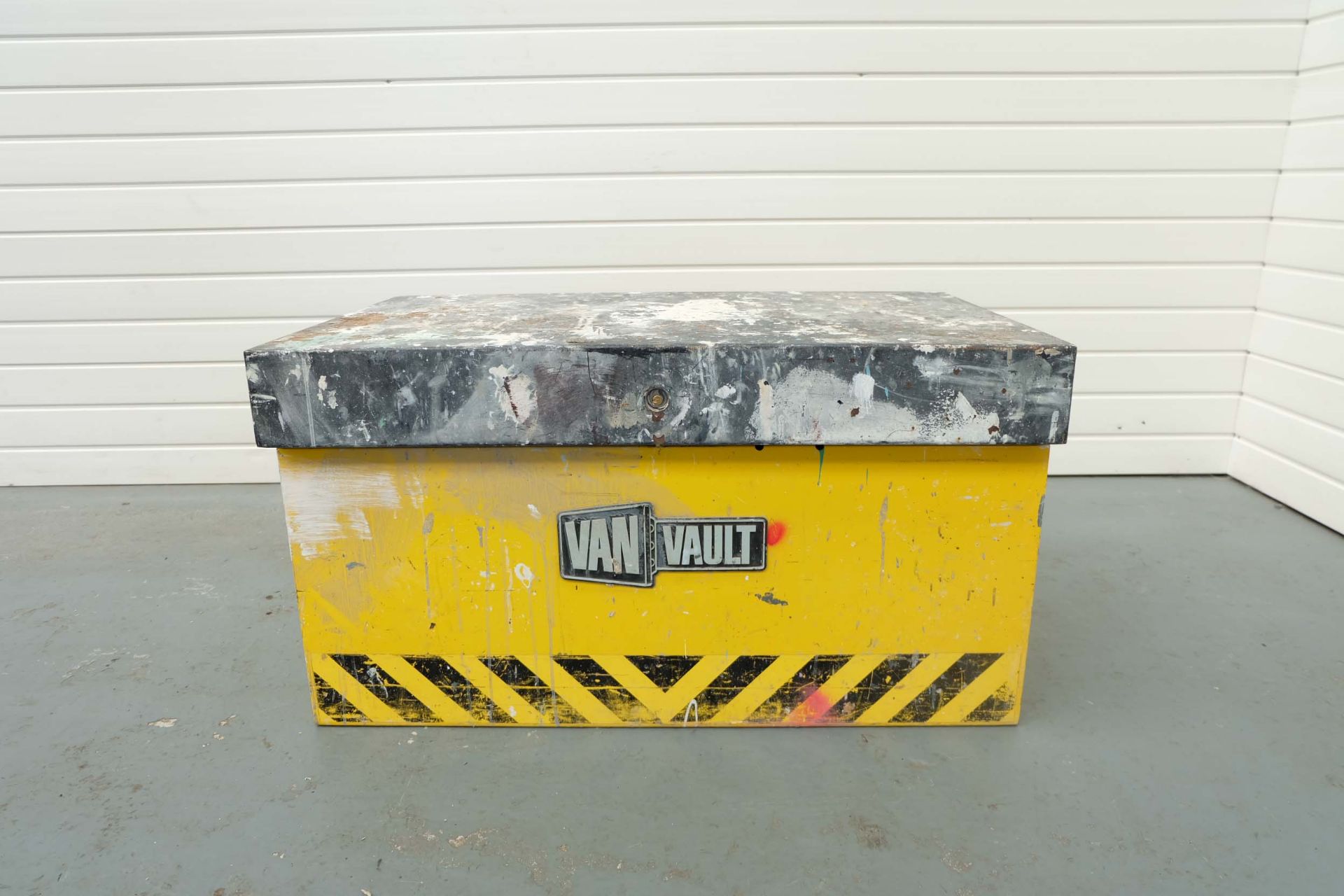Van Vault Vehicle Storage. Size: 900 x 500 x 500mm (Approx). Please Note: Broken Key.