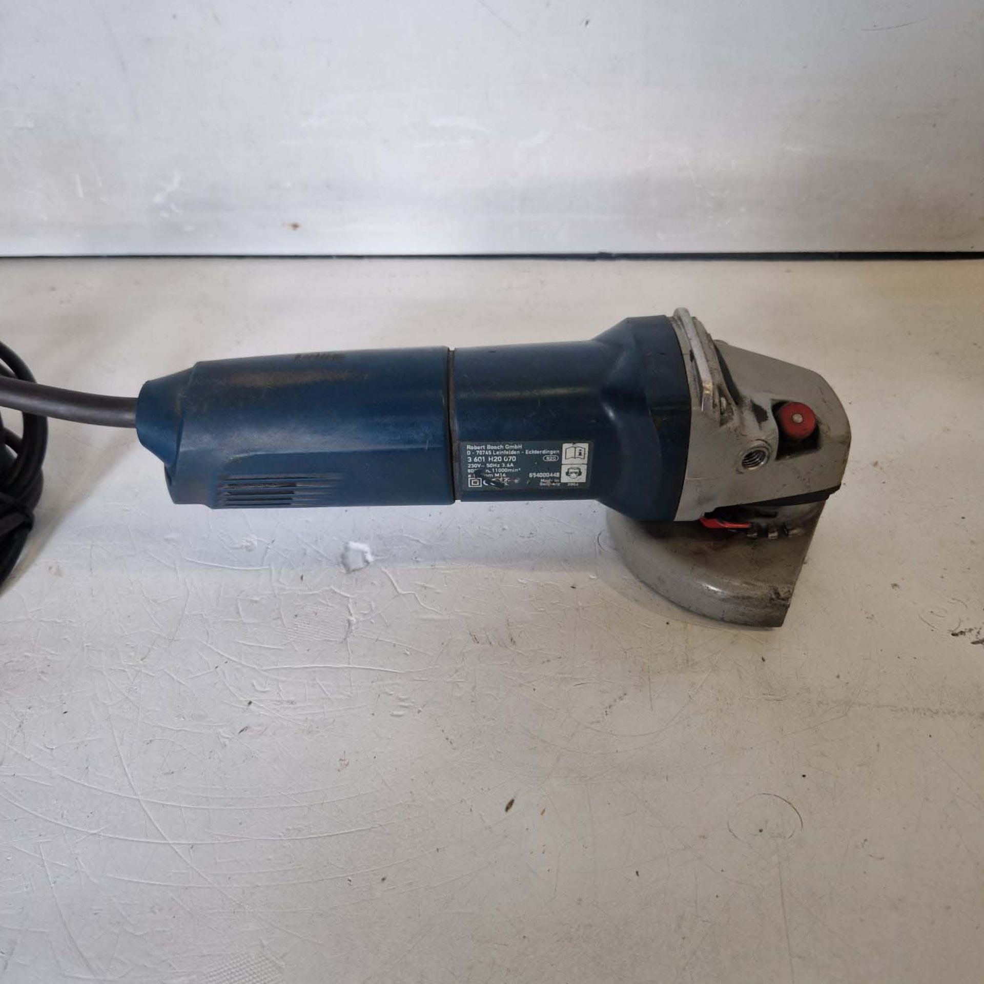 Bosch Model GWS 8-115 Professional Angle Grinder. 115mm Dia x 14mm. 230Volt. 800Watts. - Image 3 of 4