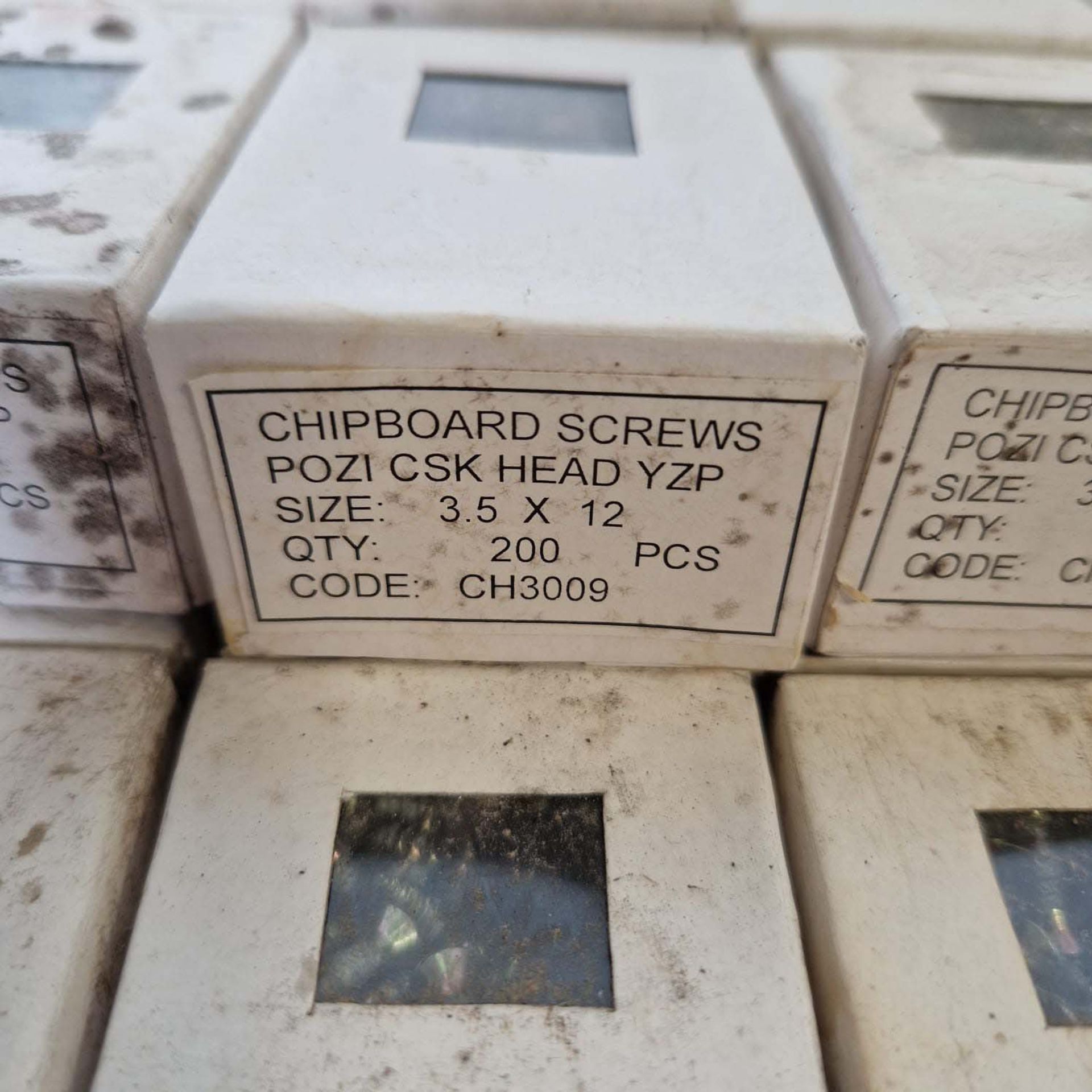Large Quantity of Chipboard Pozi CSK Head Screws. - Image 2 of 3