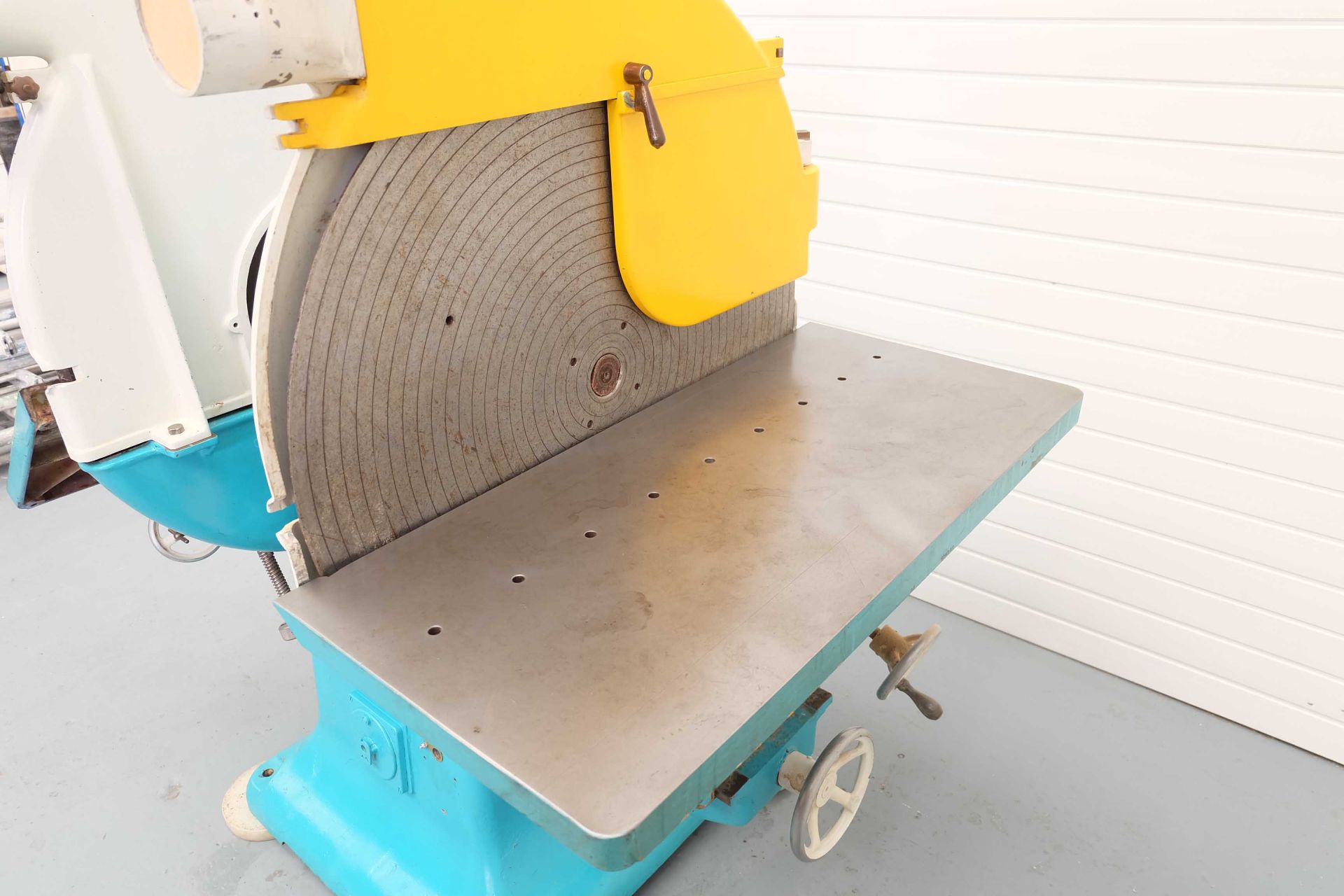 Wadkin Model J.W. 36" Double Disc Sander. Diameter of Sanding Discs 36". Size of Worktables 40" x 19 - Image 7 of 12