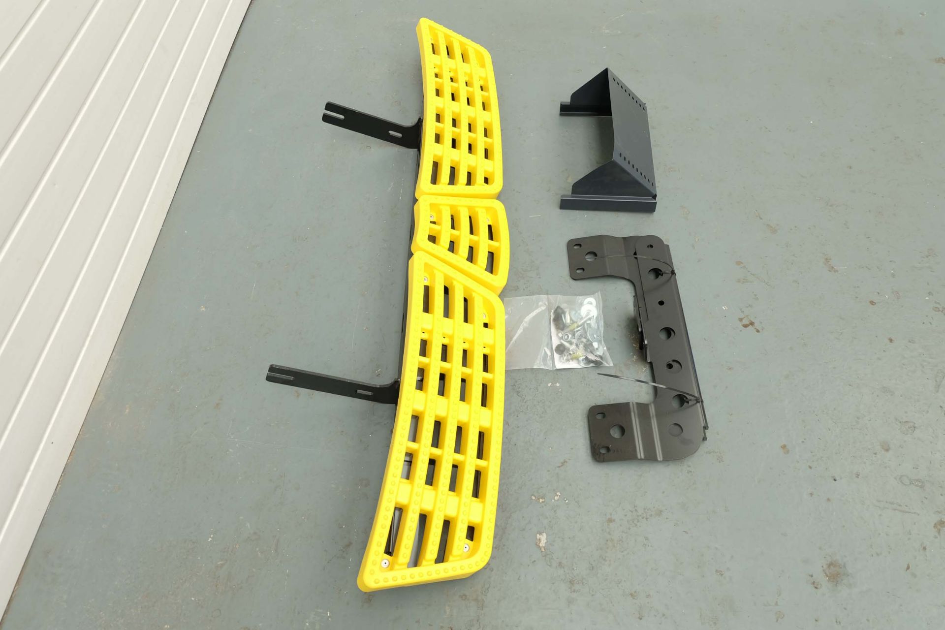 Tow-Trust Pro Step Model PRO-TFD8-NT-Y Rear Van Step. - Image 2 of 6