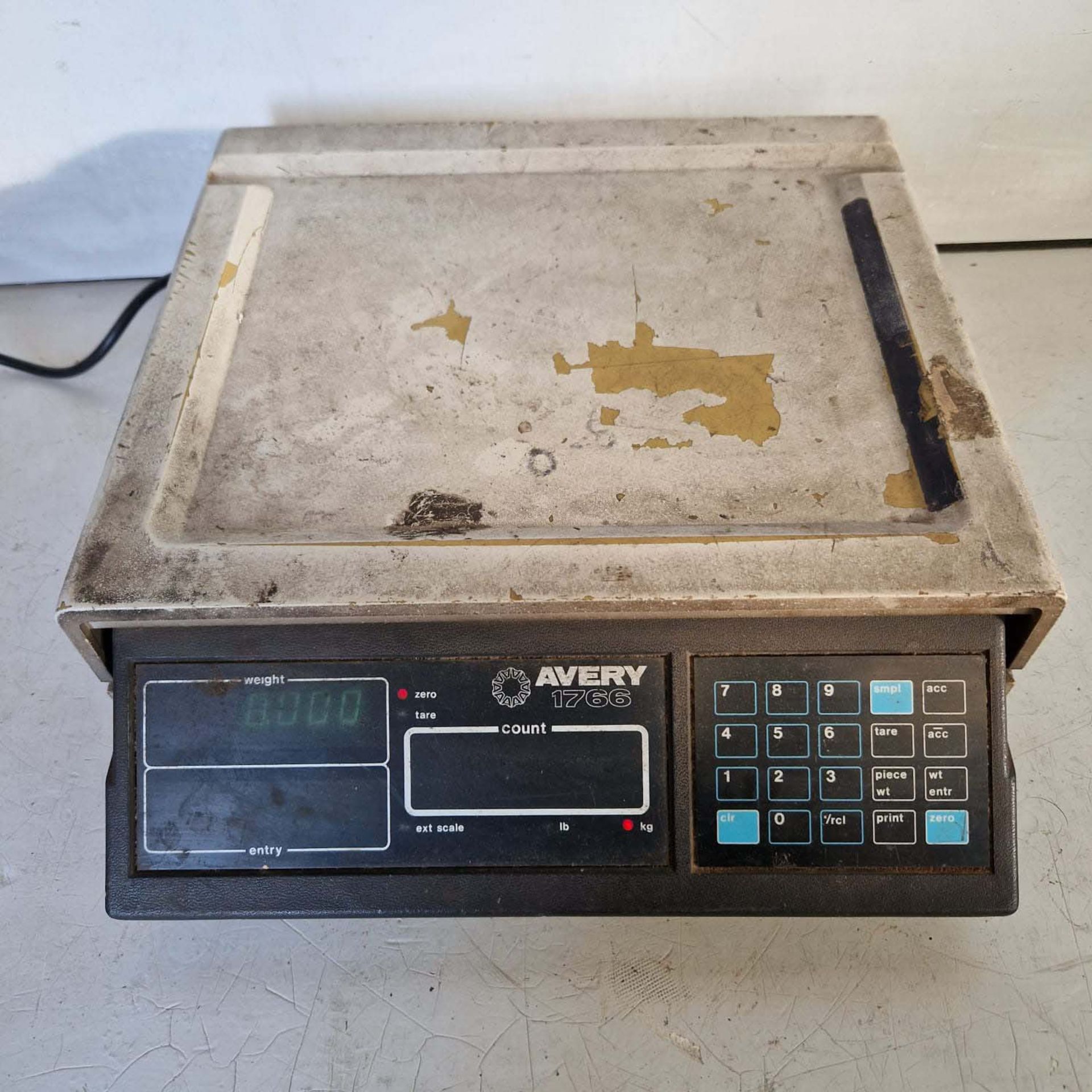 Avery Model 1766 Parts Weighing Scale. Platform size 300 x 250mm.