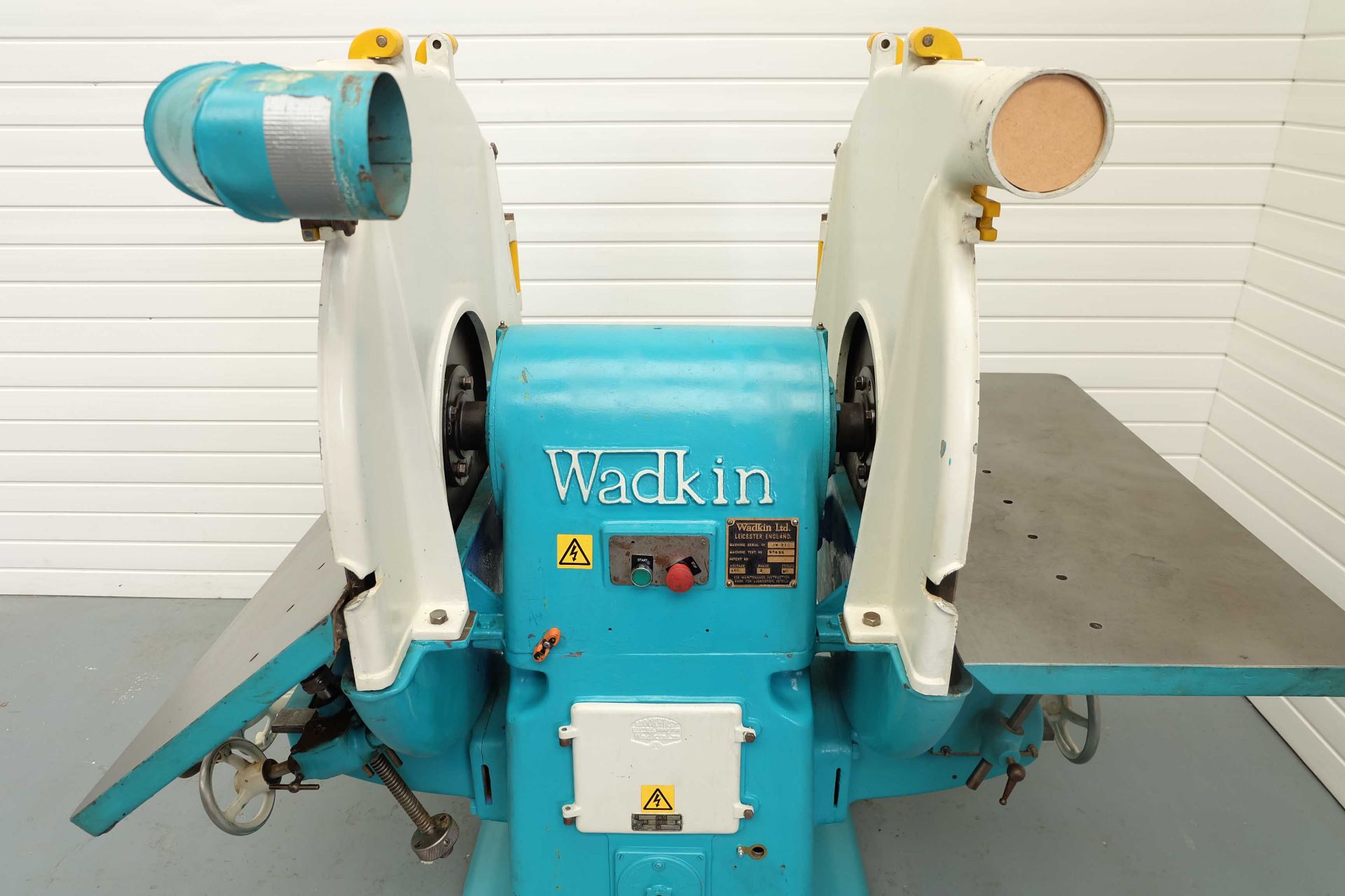 Wadkin Model J.W. 36" Double Disc Sander. Diameter of Sanding Discs 36". Size of Worktables 40" x 19 - Image 3 of 12