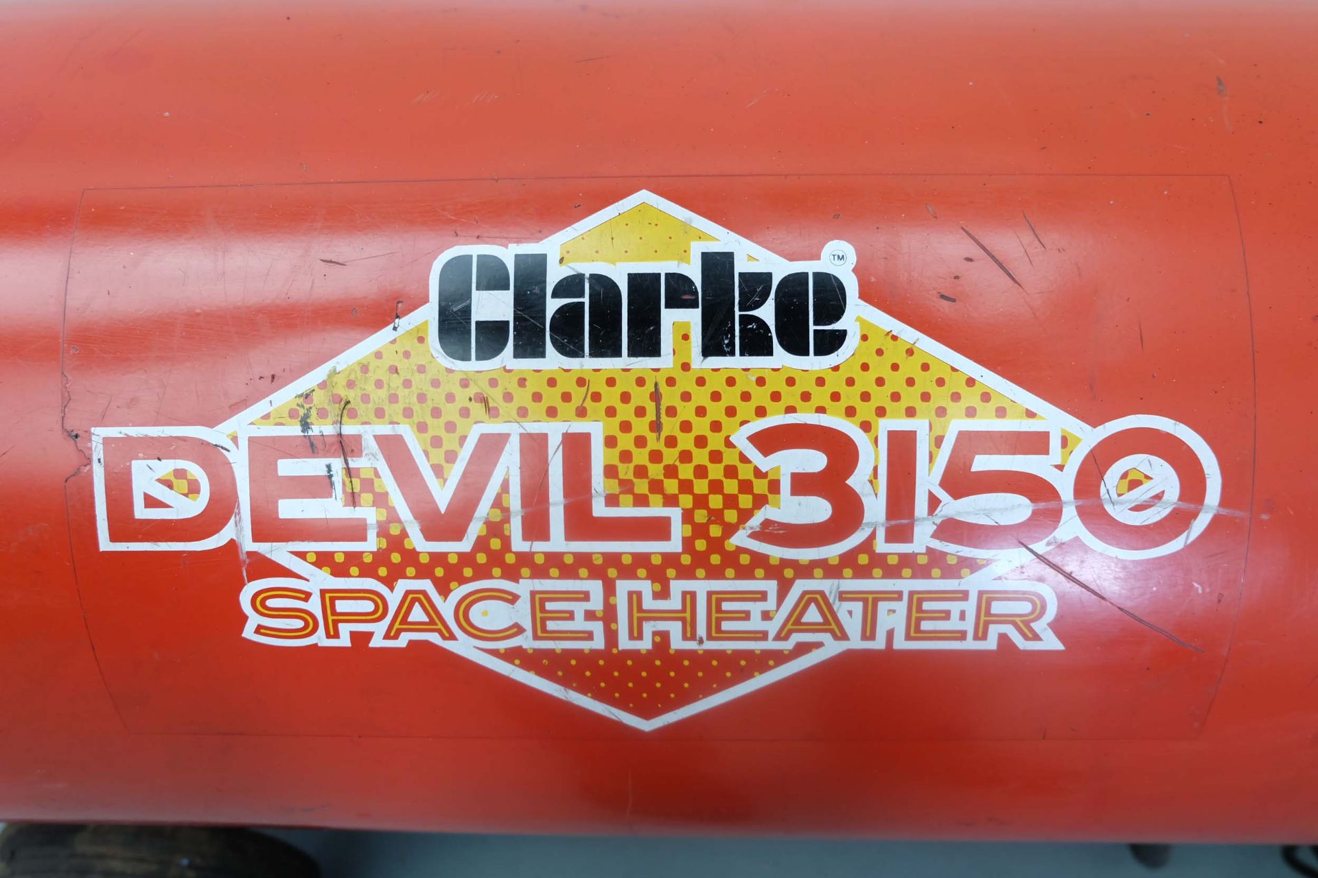 Clarke Devil 3150 Space Heater Propane Gas Heater. Maximum Heat Output 344,000 BTU per Hour. - Image 3 of 7