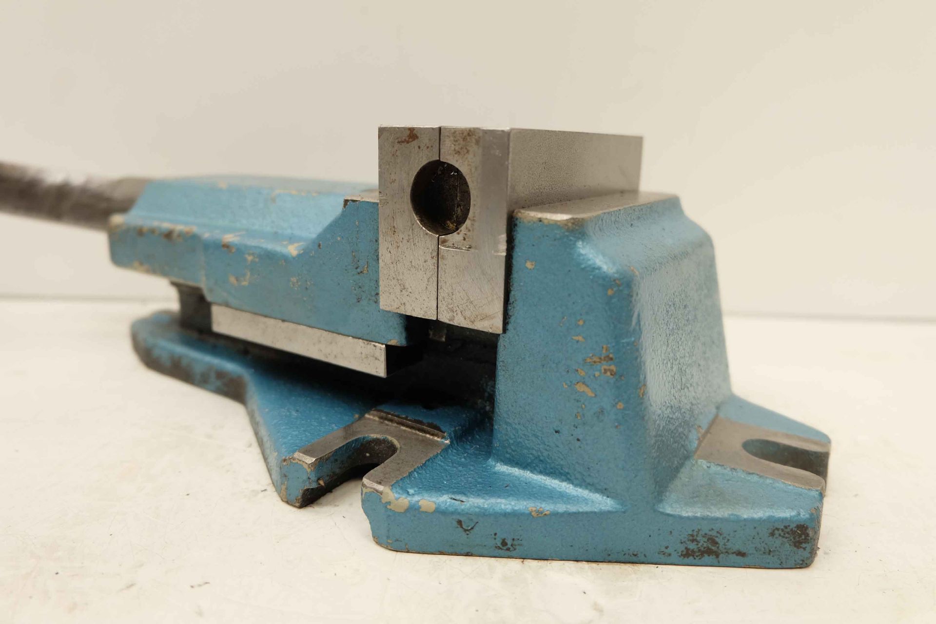 Bison 100mm Machine Vice. Width of Jaws 100mm. Opening of Jaws 100mm. - Image 5 of 5