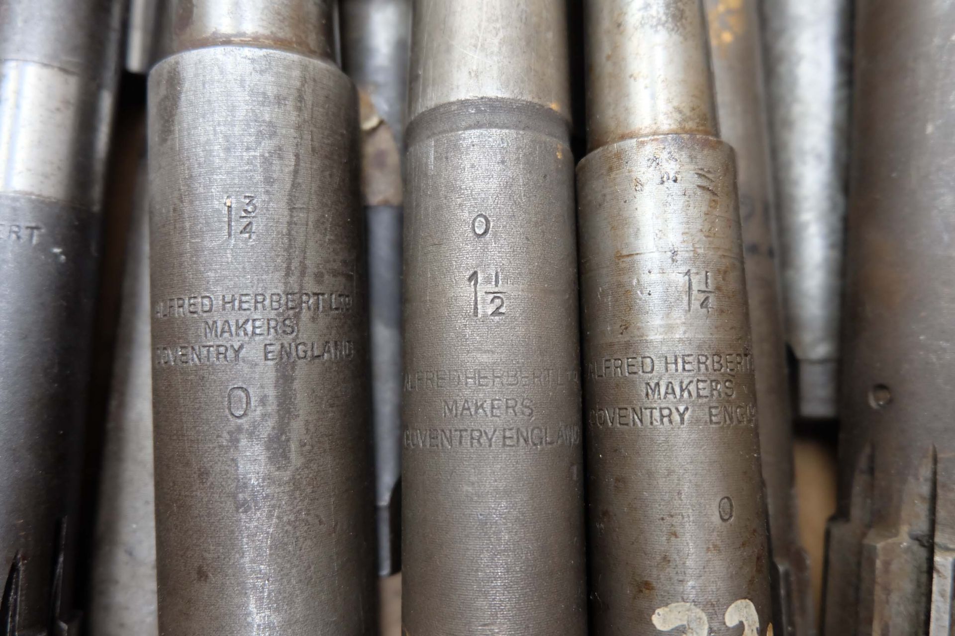 16 x Alfred Herbert Adjustable Machine Reamers. 3 & 4 Morse Tapers and 2 Straight Shank. - Image 3 of 4