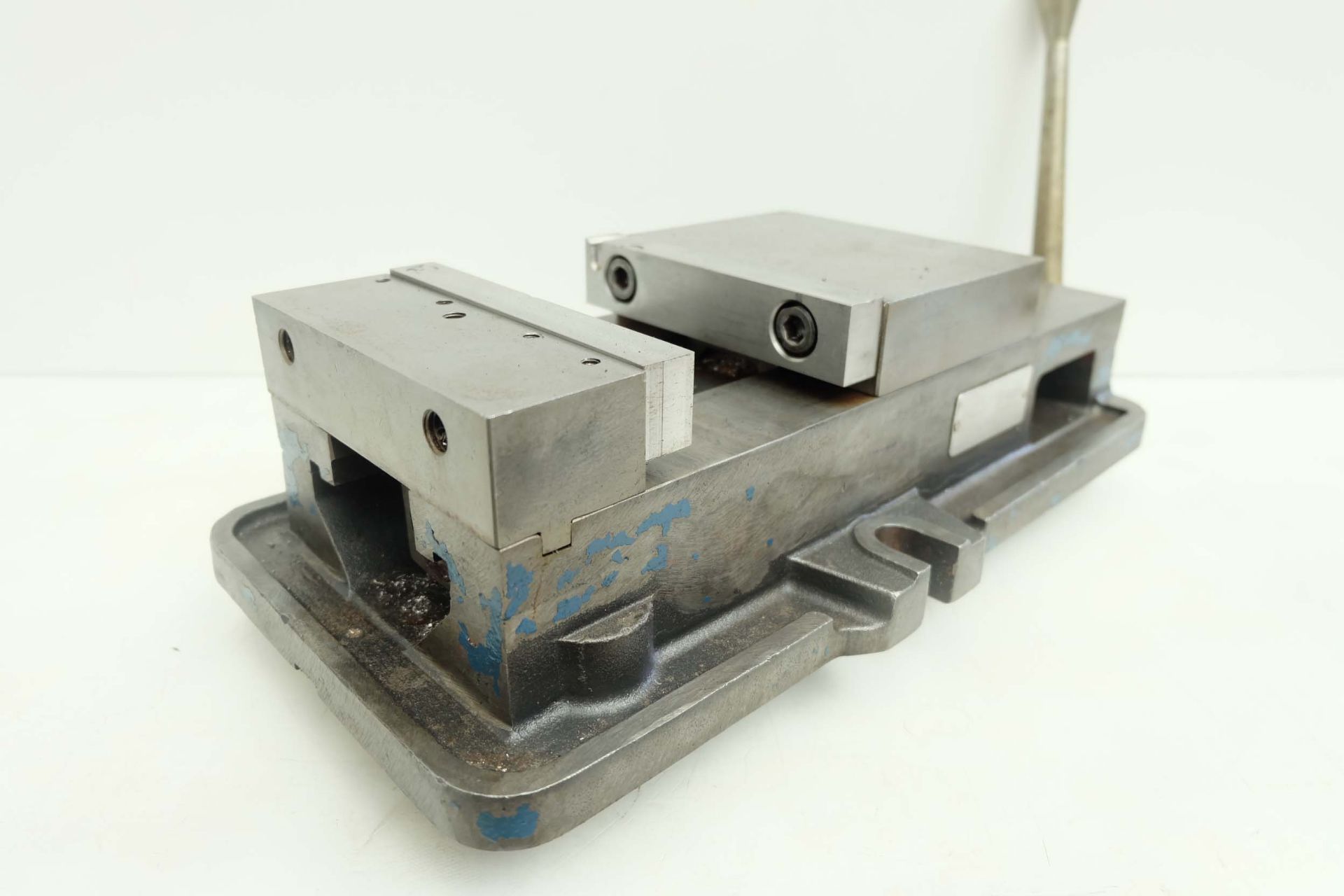 Autowell Model ATW 675A Machine Vice With Integrated Pull Down Mechanism. Width of Vice 6". - Image 5 of 6