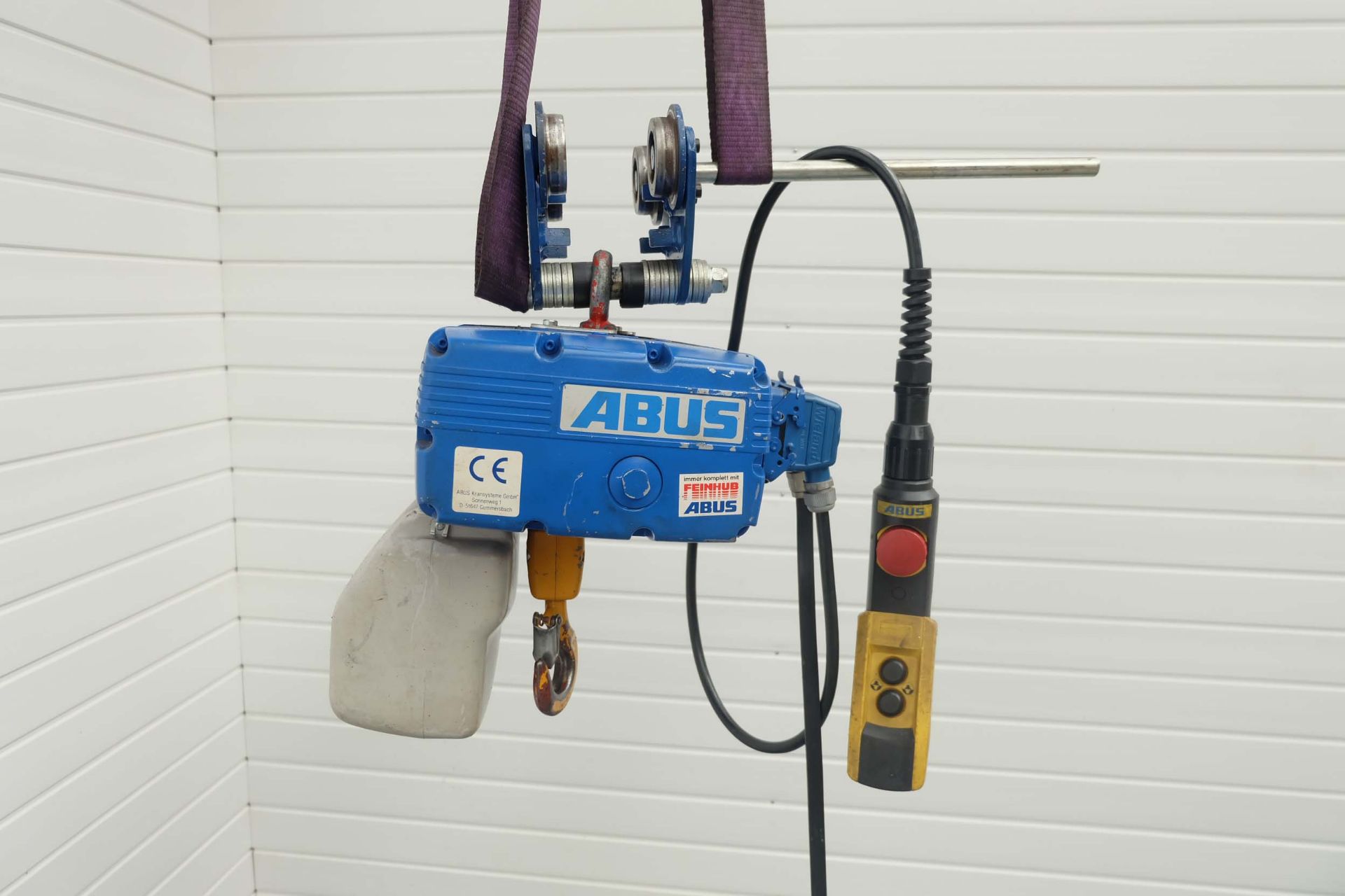 ABUS Type GM3 Electric Chain Hoist. 2 Speed With Pendant Control. Capacity 500 Kg. Year 1997.