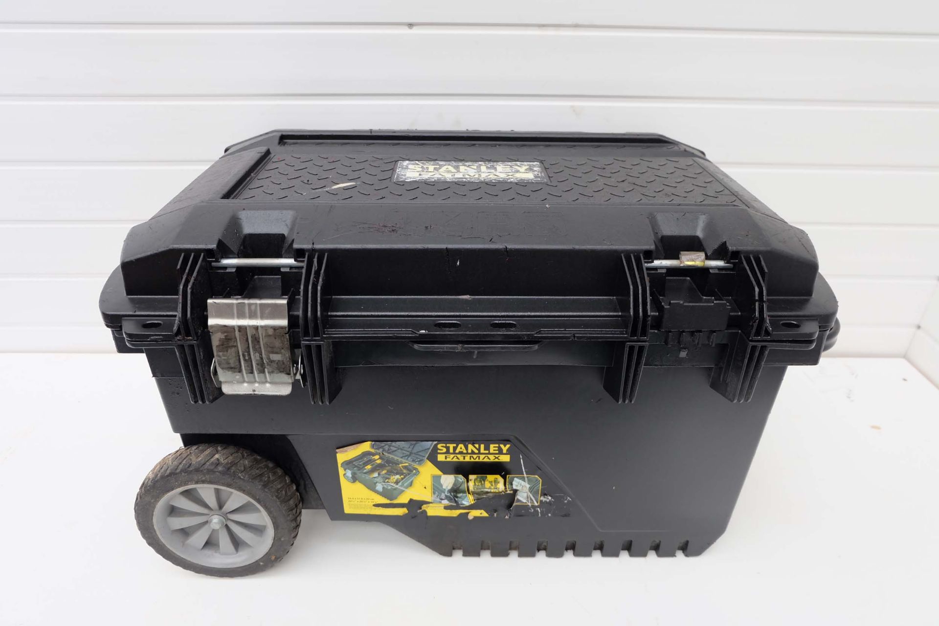 Stanley Fatmax Mobile Tool Box. Size 29" x 20" x 16".