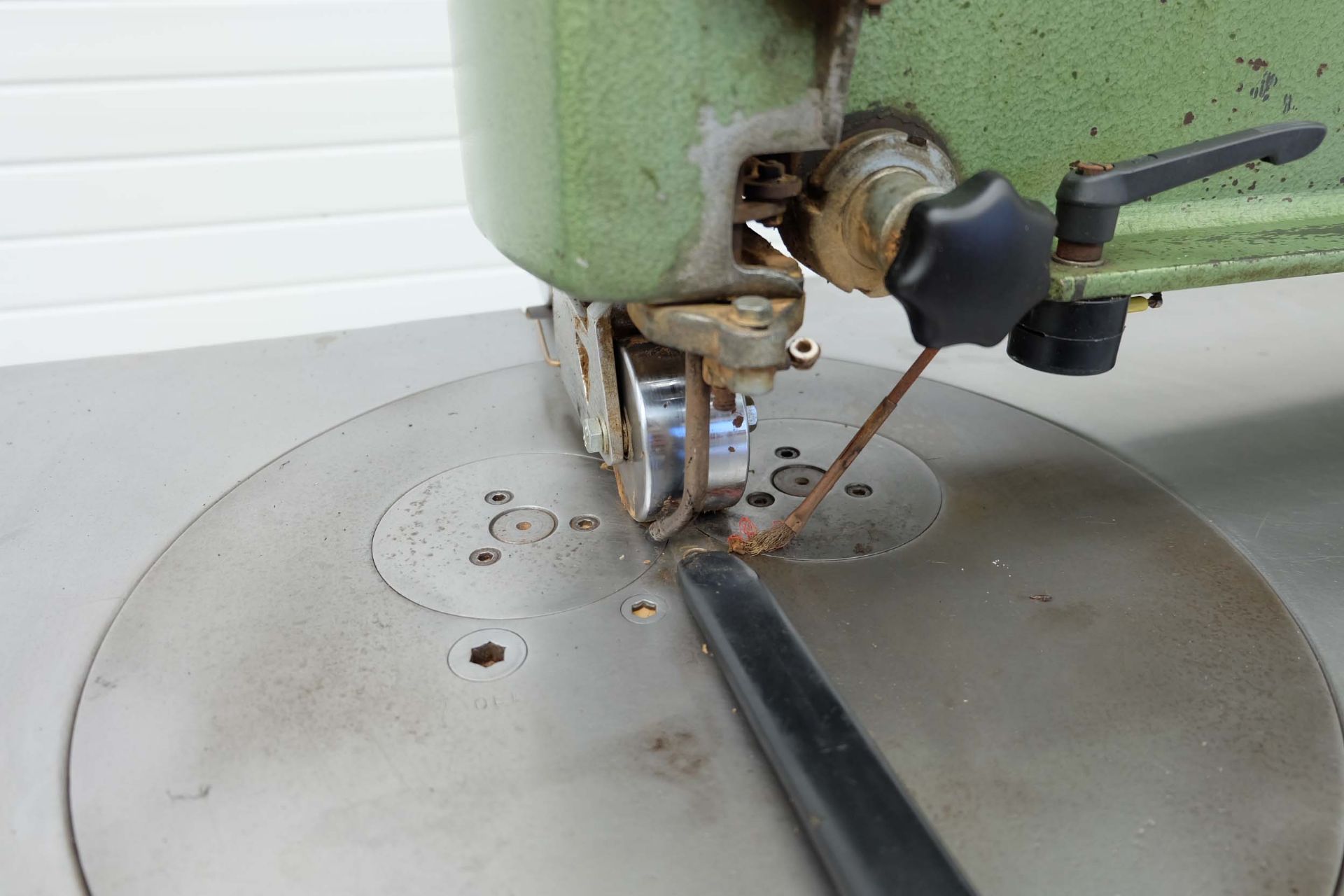 Kuper FW Veneer Splicing Machine. Veneer Thickness: 0.4mm - 2mm. Please Note: Slight Damage To Switc - Image 5 of 10