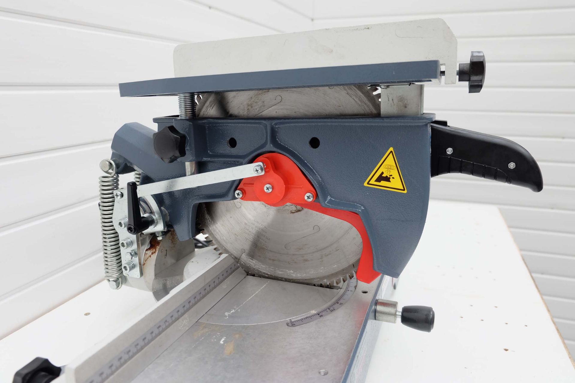 Makina Fen-is 300mm Circular Pull Down Saw. Double Mitre and Tilt. Table Size 340 x 260mm. Max Cutti - Image 3 of 13