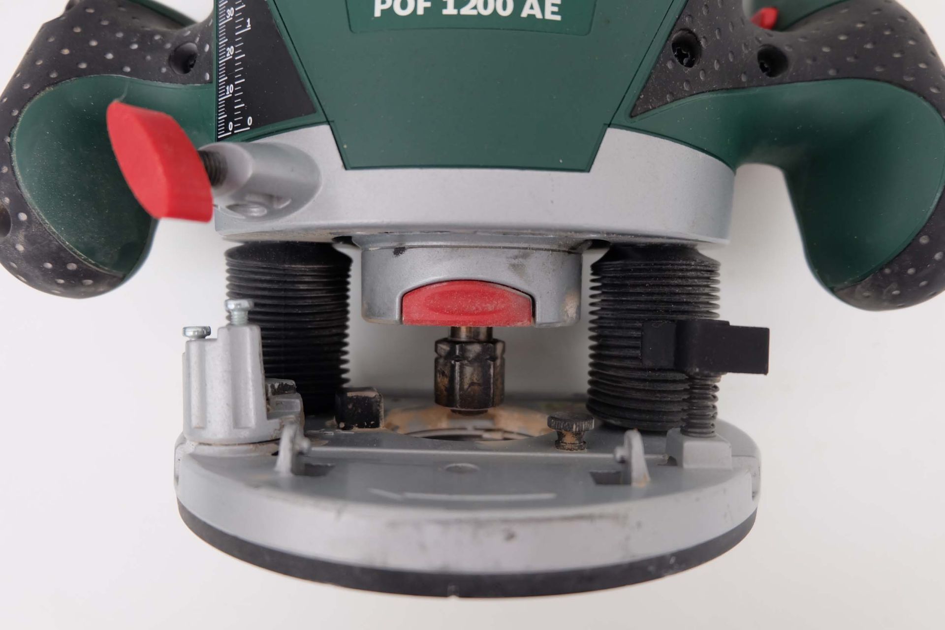 Bosch POF1200AE Electronic Plunging Router. 230V,1200W Motor. With Box of Bits. - Image 5 of 9