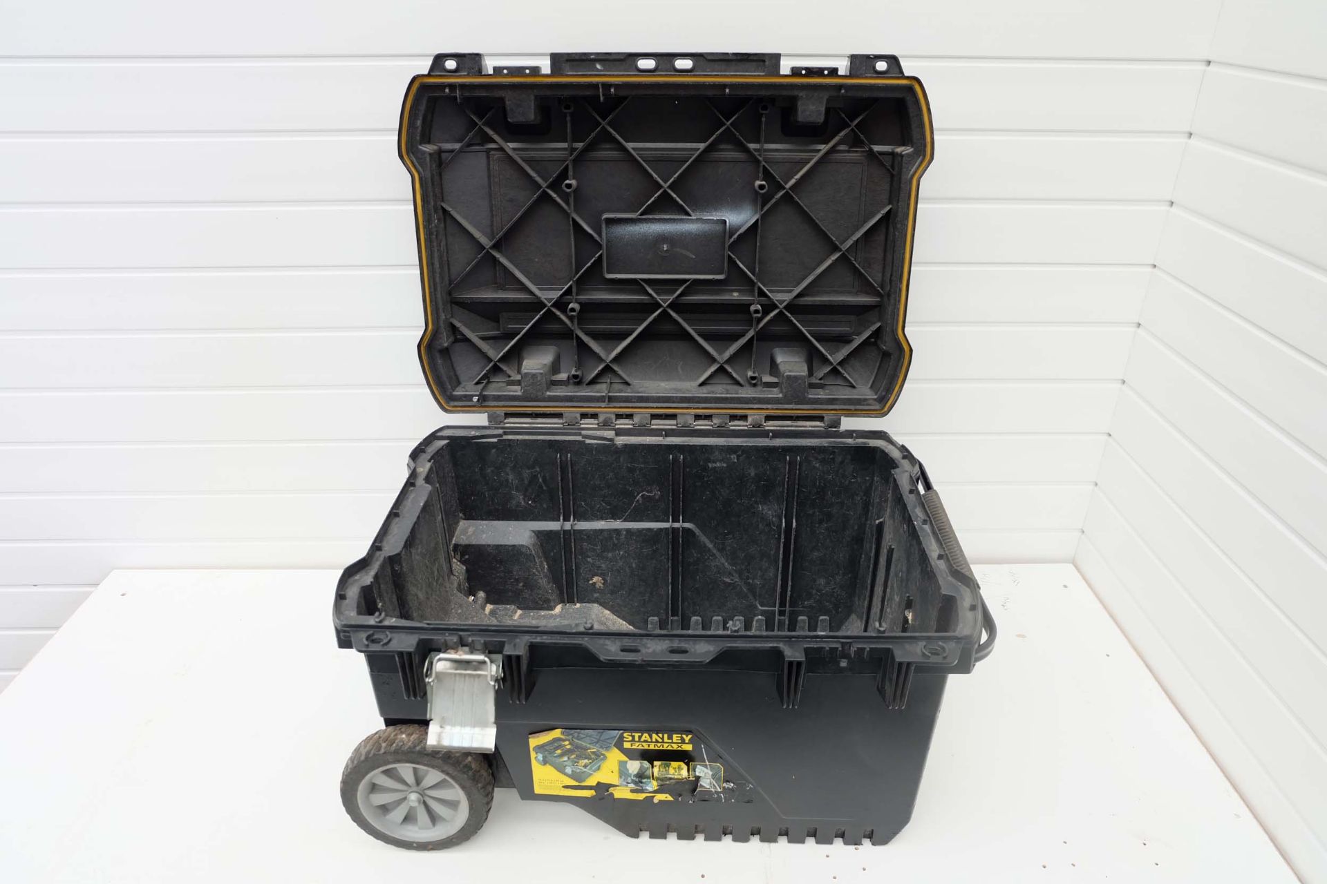 Stanley Fatmax Mobile Tool Box. Size 29" x 20" x 16". - Image 4 of 6