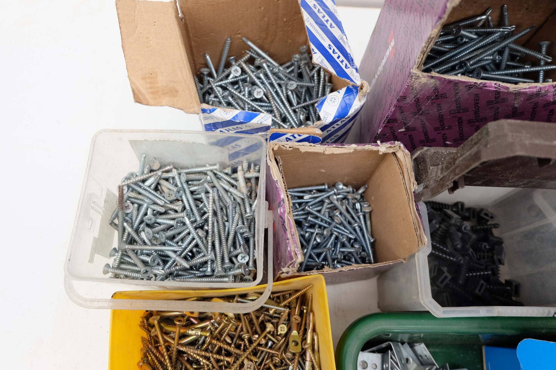 Quantity of Various Types & Sizes of Screws. - Image 3 of 9