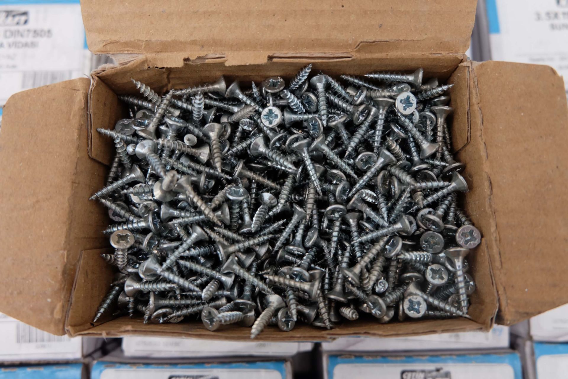 20 Boxes of Chipboard Screws. Size 3.5 x 18mm. DIN 7505. 1000 Screws Per Box. - Image 2 of 4