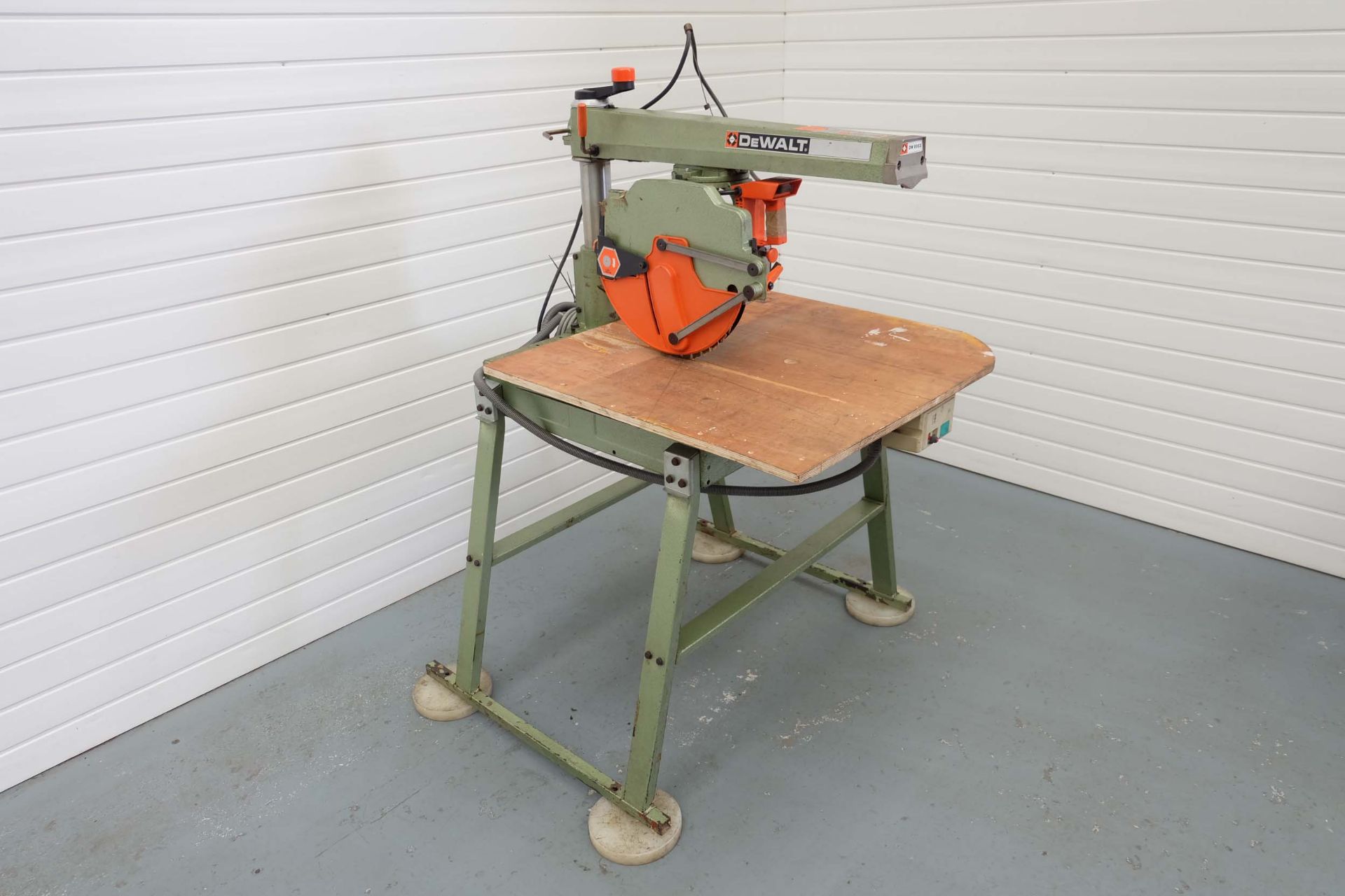 DeWalt Model DW8003 Radial Arm Saw. Motor 3 Phase, 2.2kW, 3Hp. Made in Italy