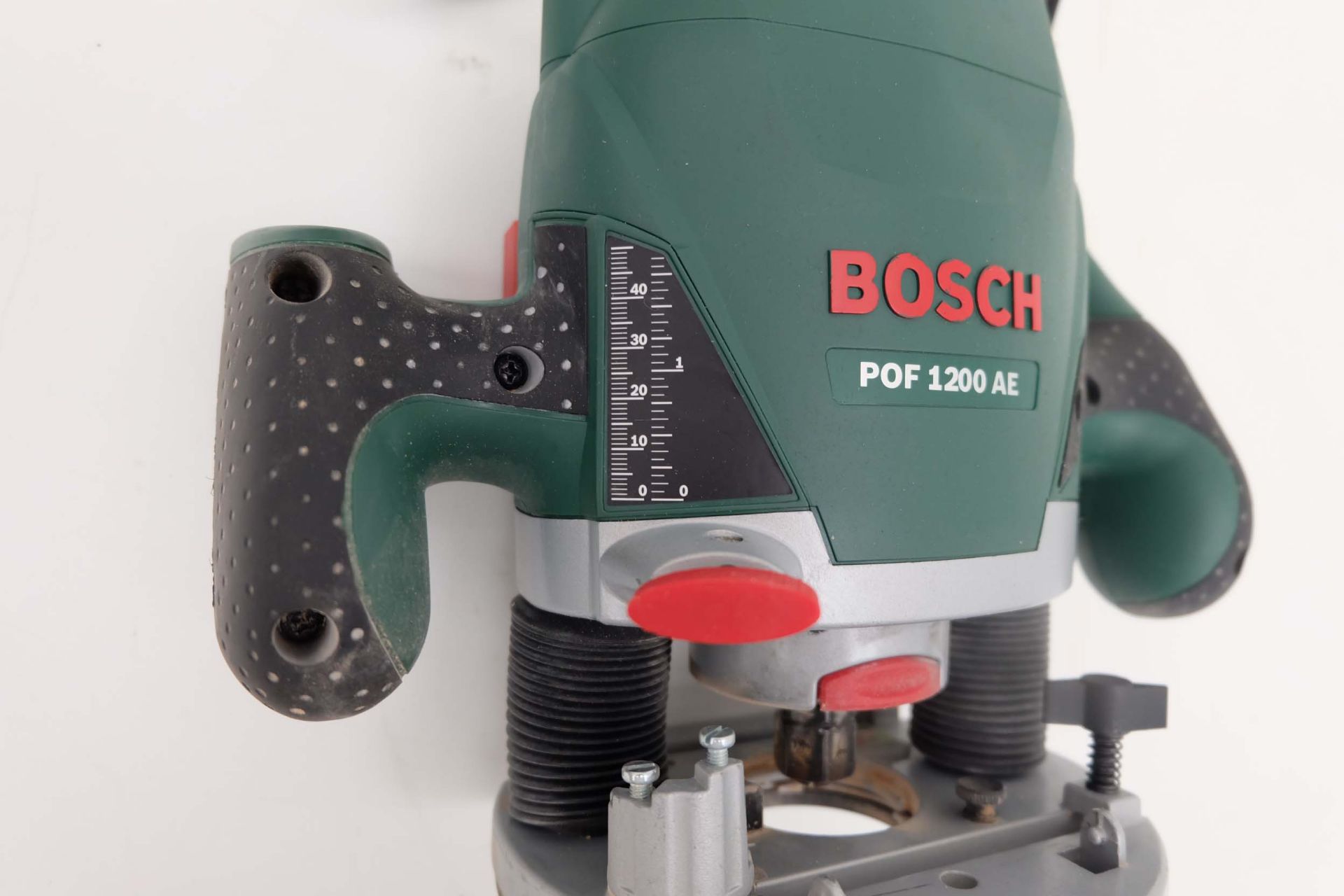 Bosch POF1200AE Electronic Plunging Router. 230V,1200W Motor. With Box of Bits. - Image 6 of 9