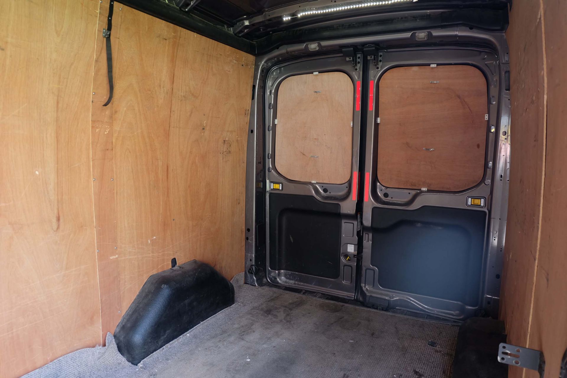 2014 Ford Transit 2.2TDCi Panel Van. 5 Door. Diesel. Manual. RWD. 125 PS. - Image 9 of 17