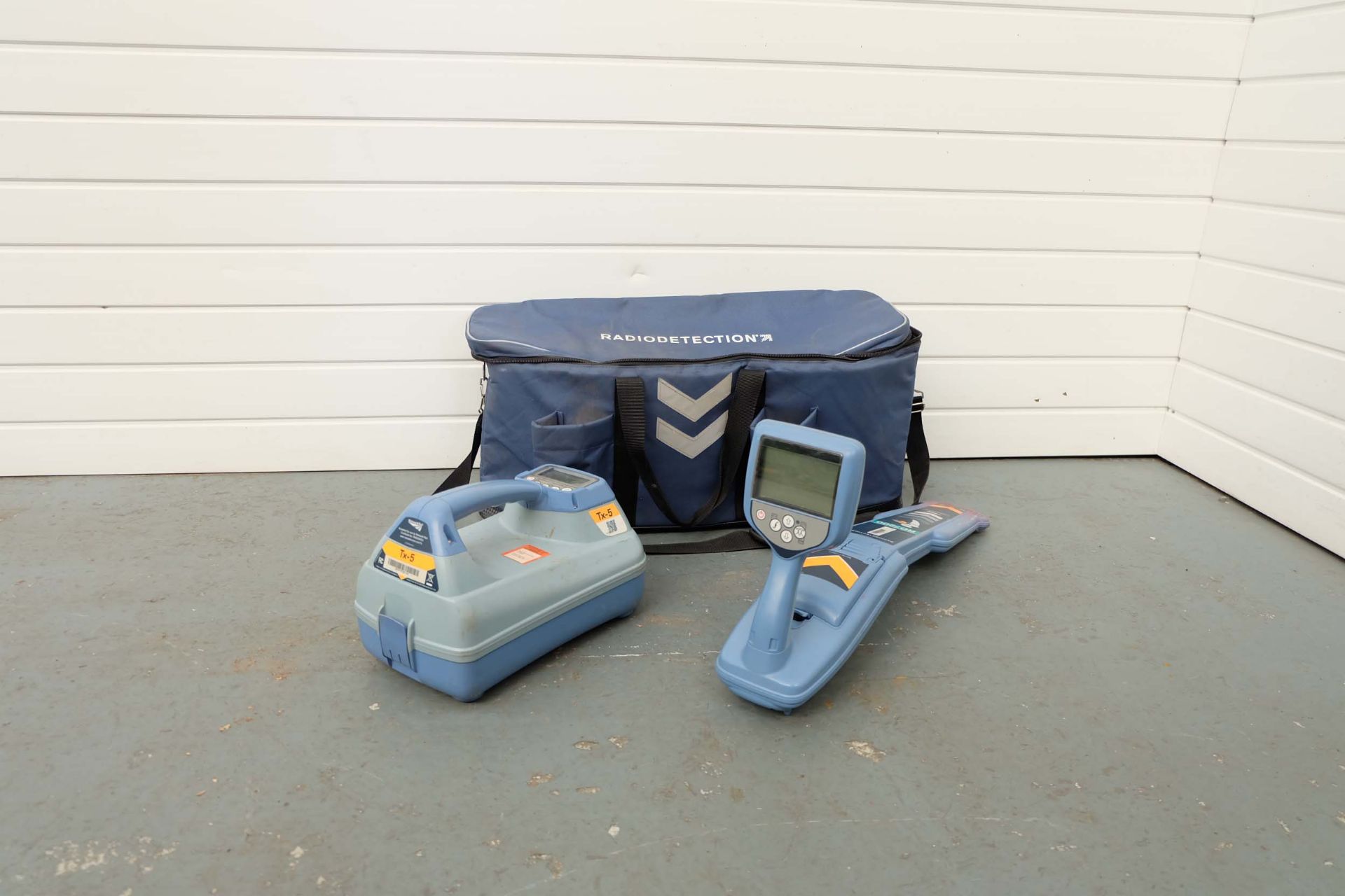 Radiodetection Model RD7200 Multifunction Precision Cable & Pipe Locator.
