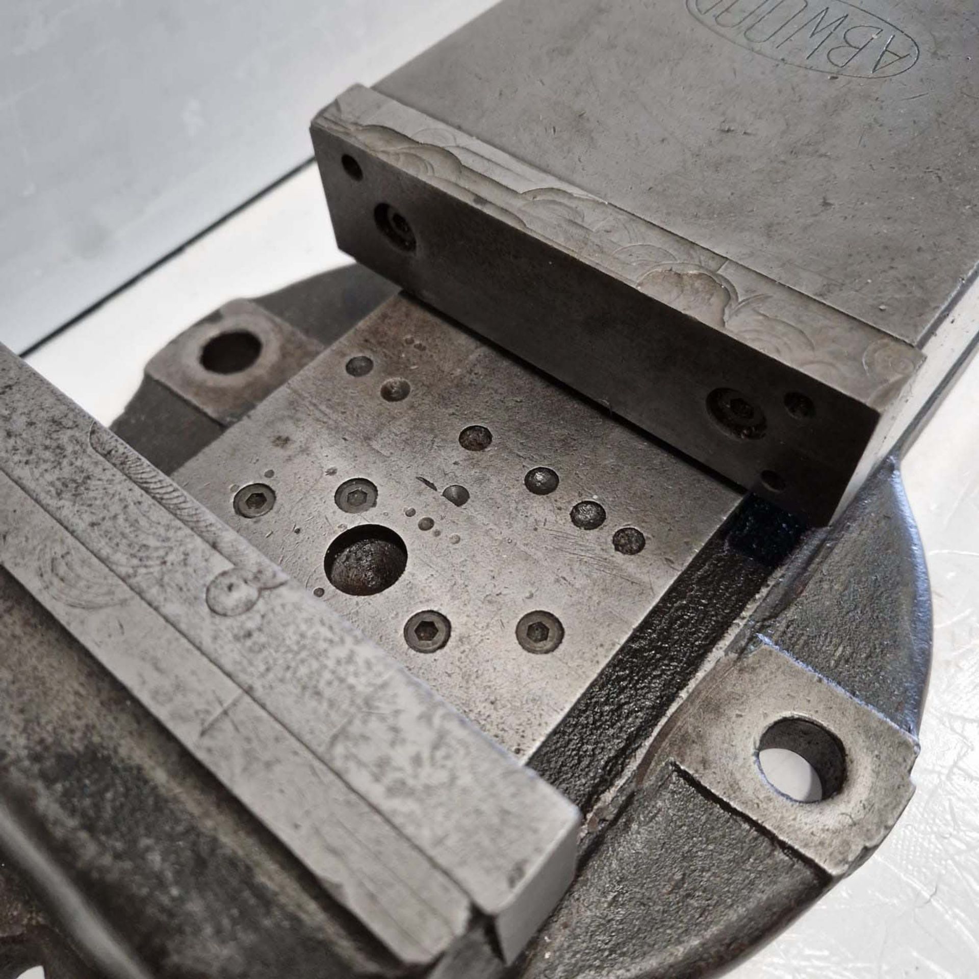 Abwood 6" Machine Vice. Width of Jaws 6 1/2". Height of Jaws 1 3/4". Max Opening of Jaws 6". - Image 5 of 6
