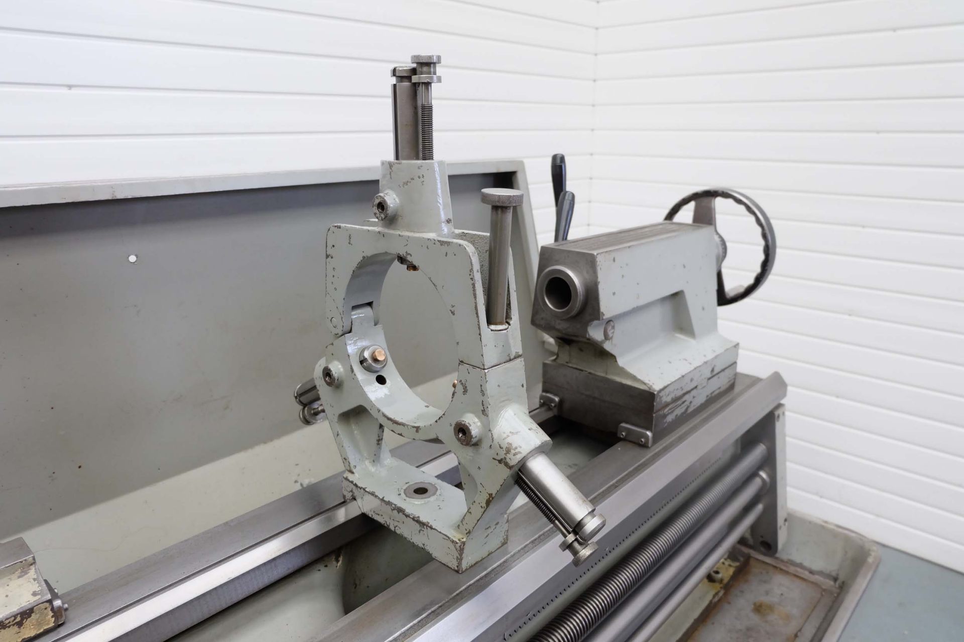 Colchester Mascot 1600 Straight Bed Centre Lathe. Height of Centres 8 1/2". - Image 9 of 14