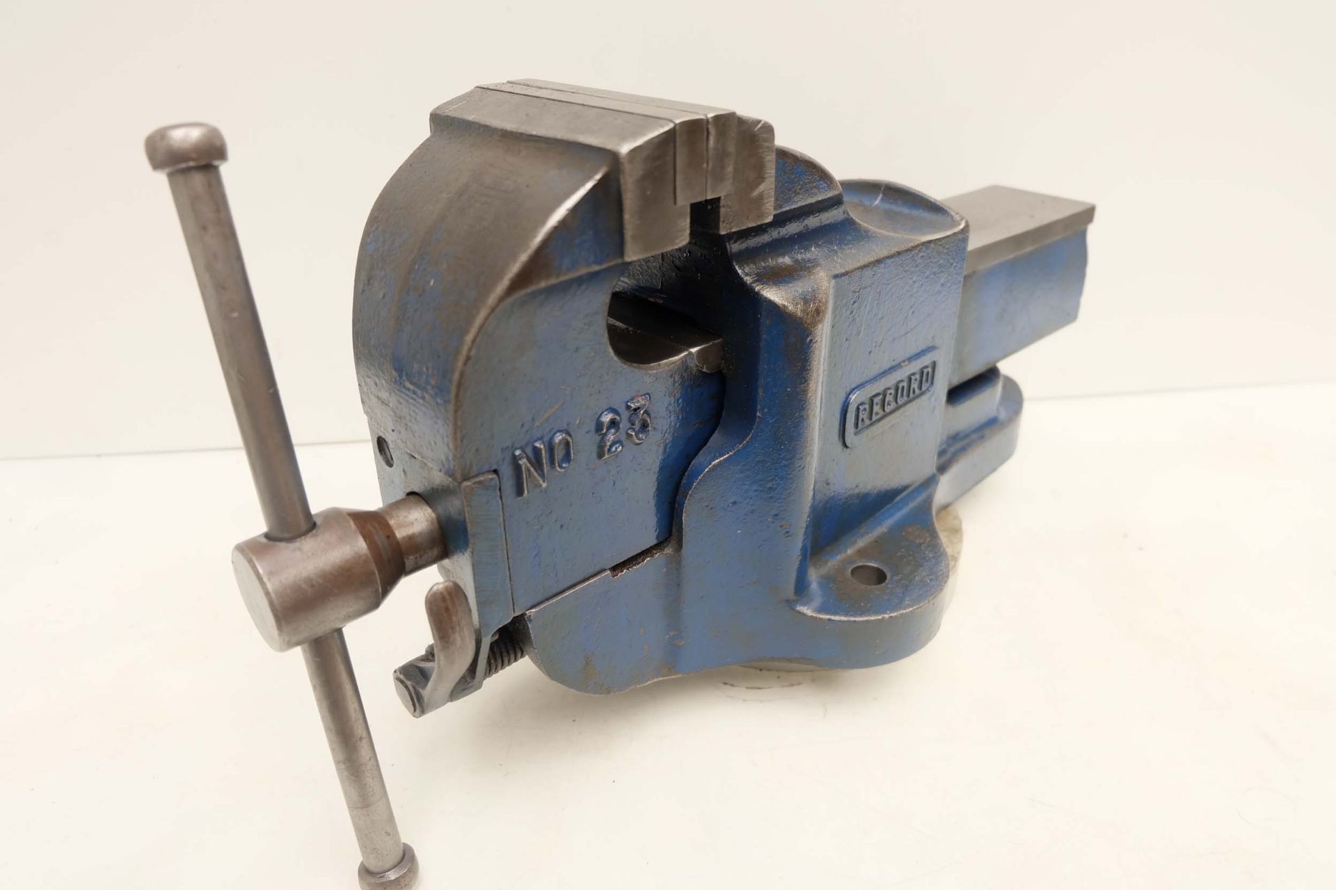 Record No.23 Bench Vice With Quick Release. Width of Jaws 4 1/4". Max Opening 6 1/4". - Image 2 of 4