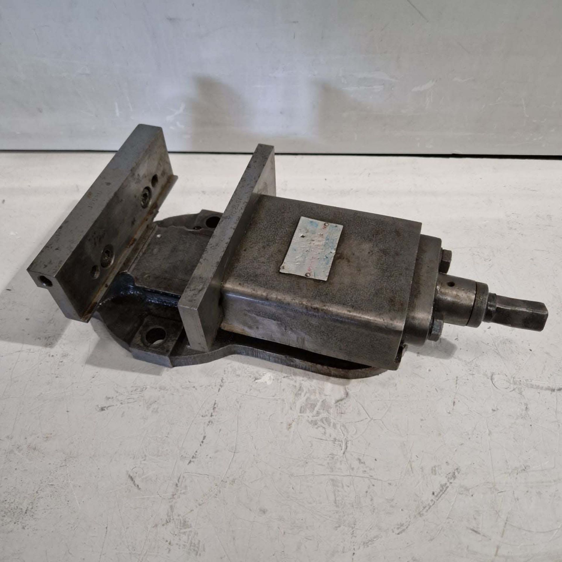 Jones & Shipman 6" Machine Vice. Jaw Width 6 1/2". Max Opening 3".