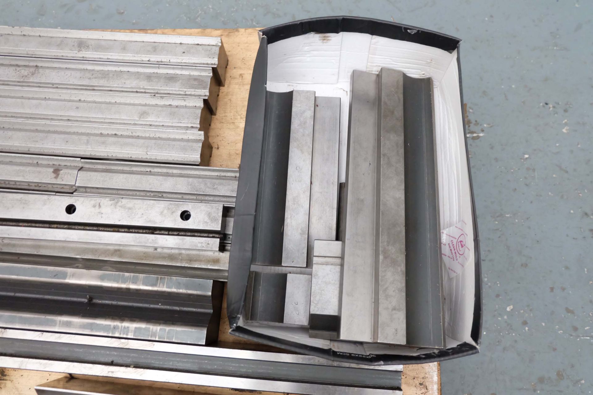 Quantity of Various Press Brake Tooling On Pallet as Lotted. - Image 6 of 8