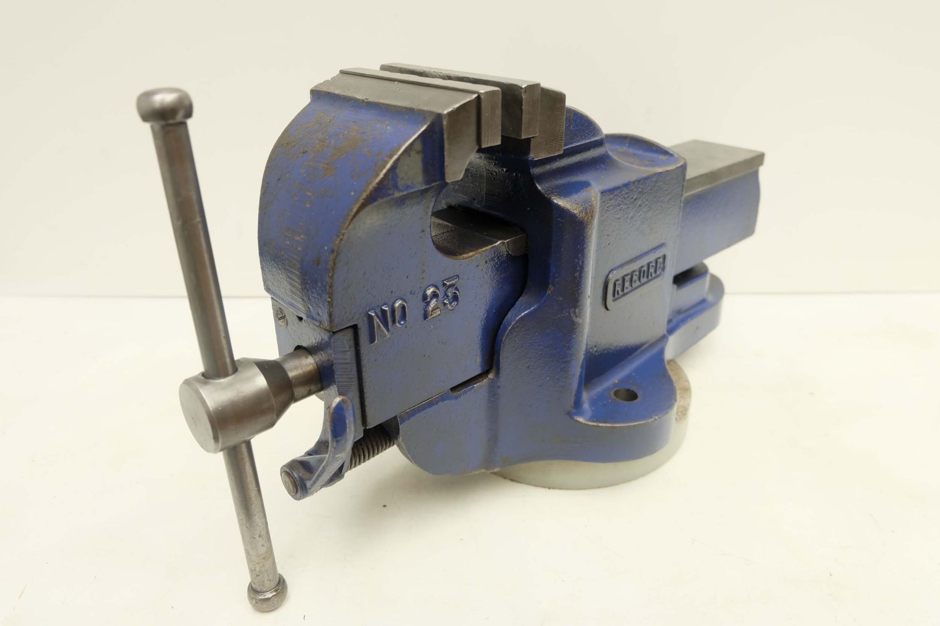 Record No.23 Bench Vice With Quick Release. Width of Jaws 4 1/4". Max Opening 6 1/4". - Image 2 of 4