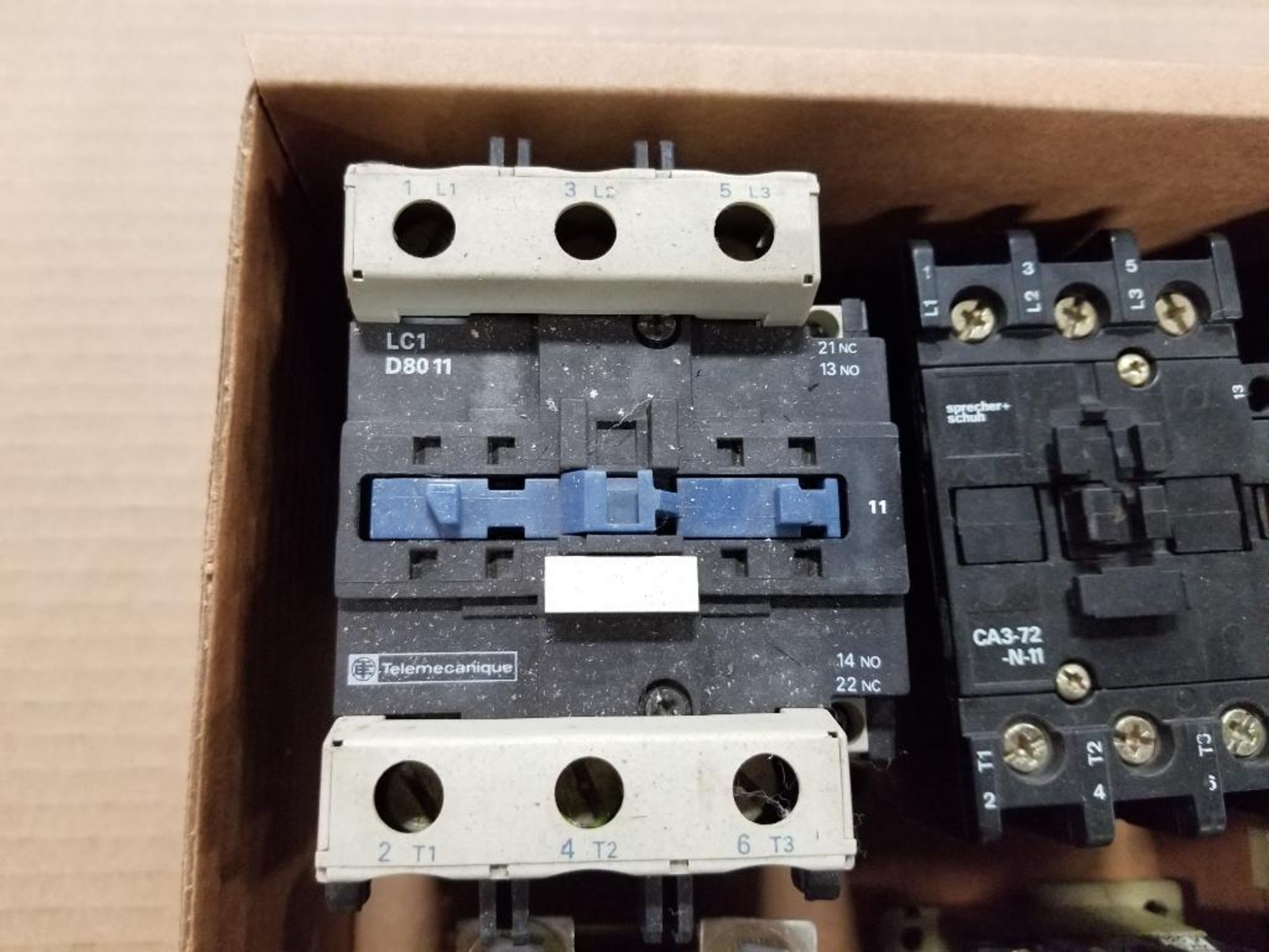 Assorted electrical contactors. Telemecanique, Sprecher + Schuh.. - Image 3 of 9