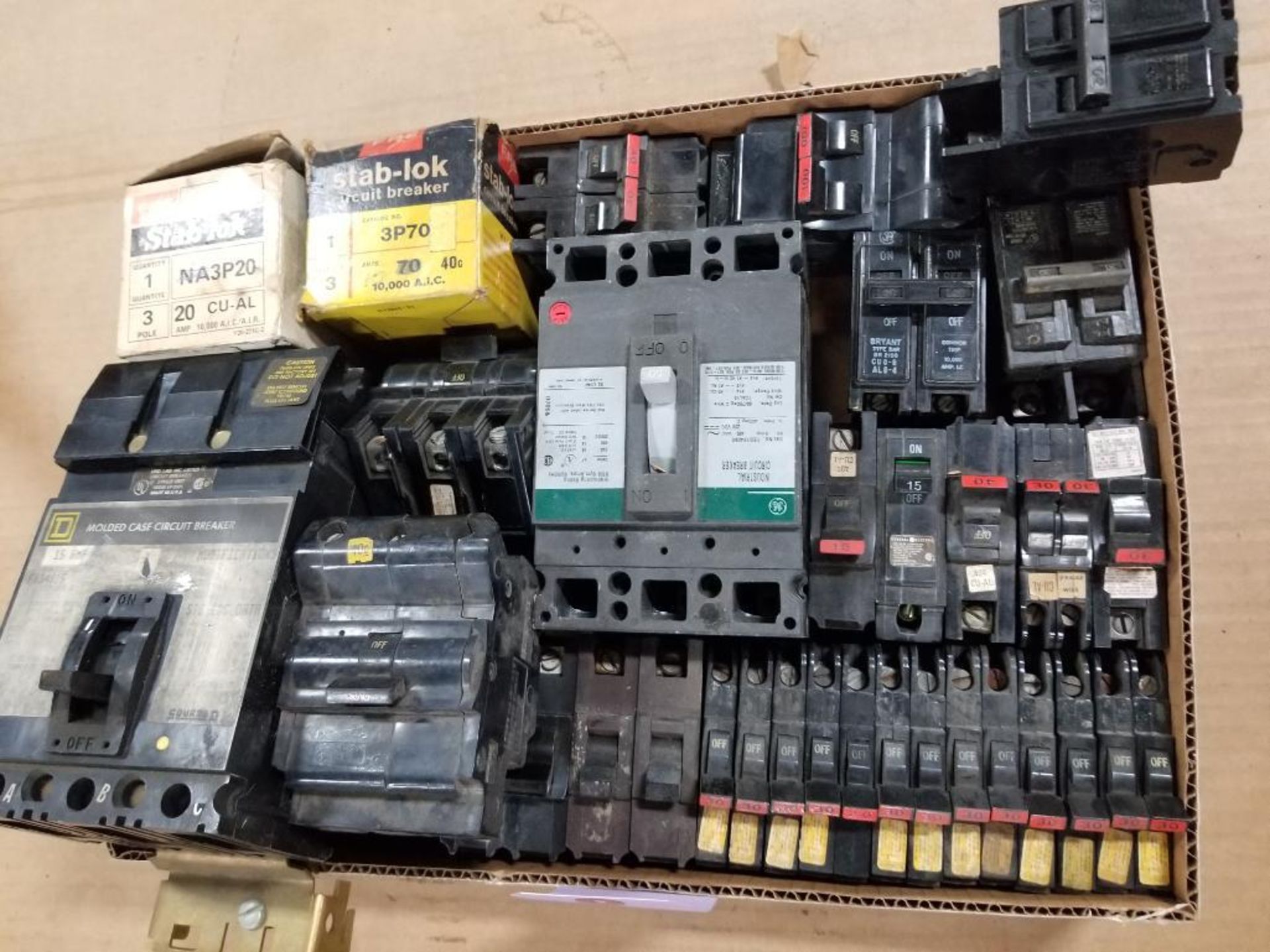 Assorted electrical breakers. Square-D, GE, Stab-lok. - Image 11 of 12
