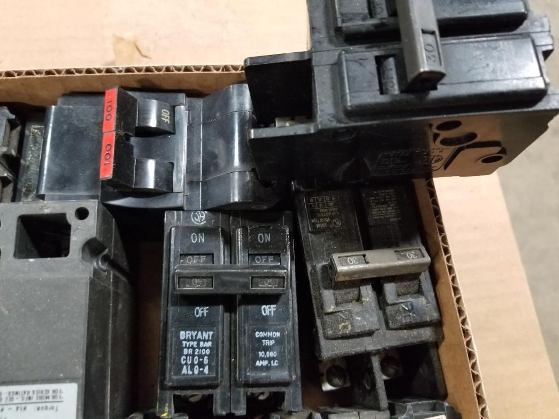 Assorted electrical breakers. Square-D, GE, Stab-lok. - Image 9 of 12