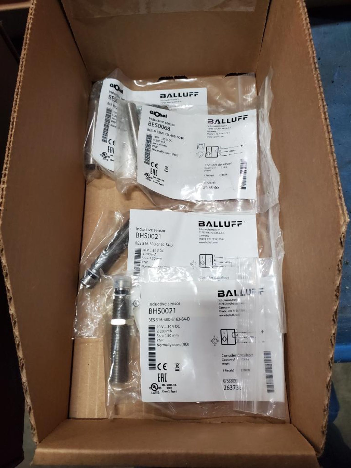Qty 4 - Assorted Balluff inductive sensor. BES0068, BHS0021. New in package. - Image 2 of 5