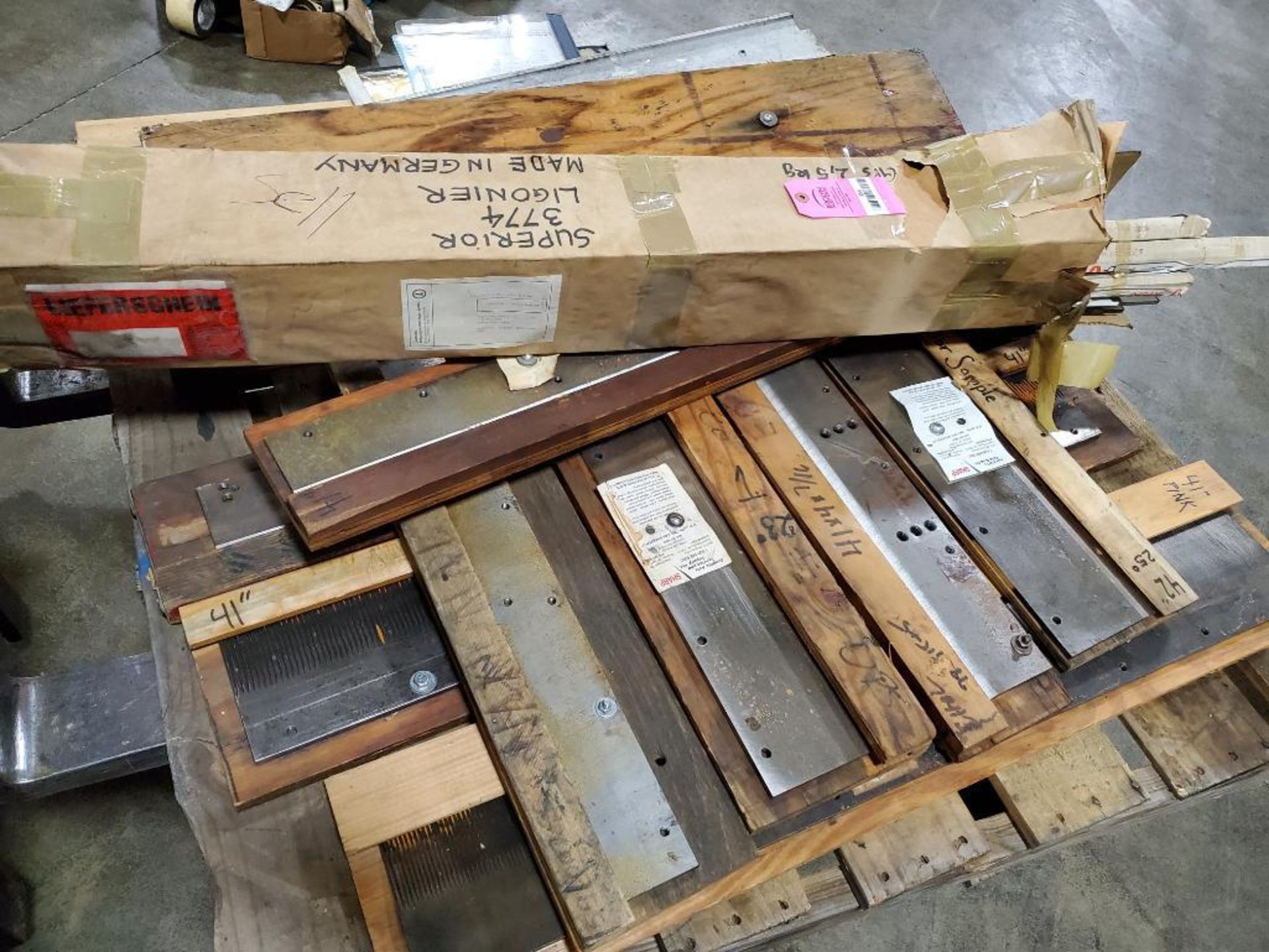 Pallet of assorted shear machine blades. - Image 12 of 12