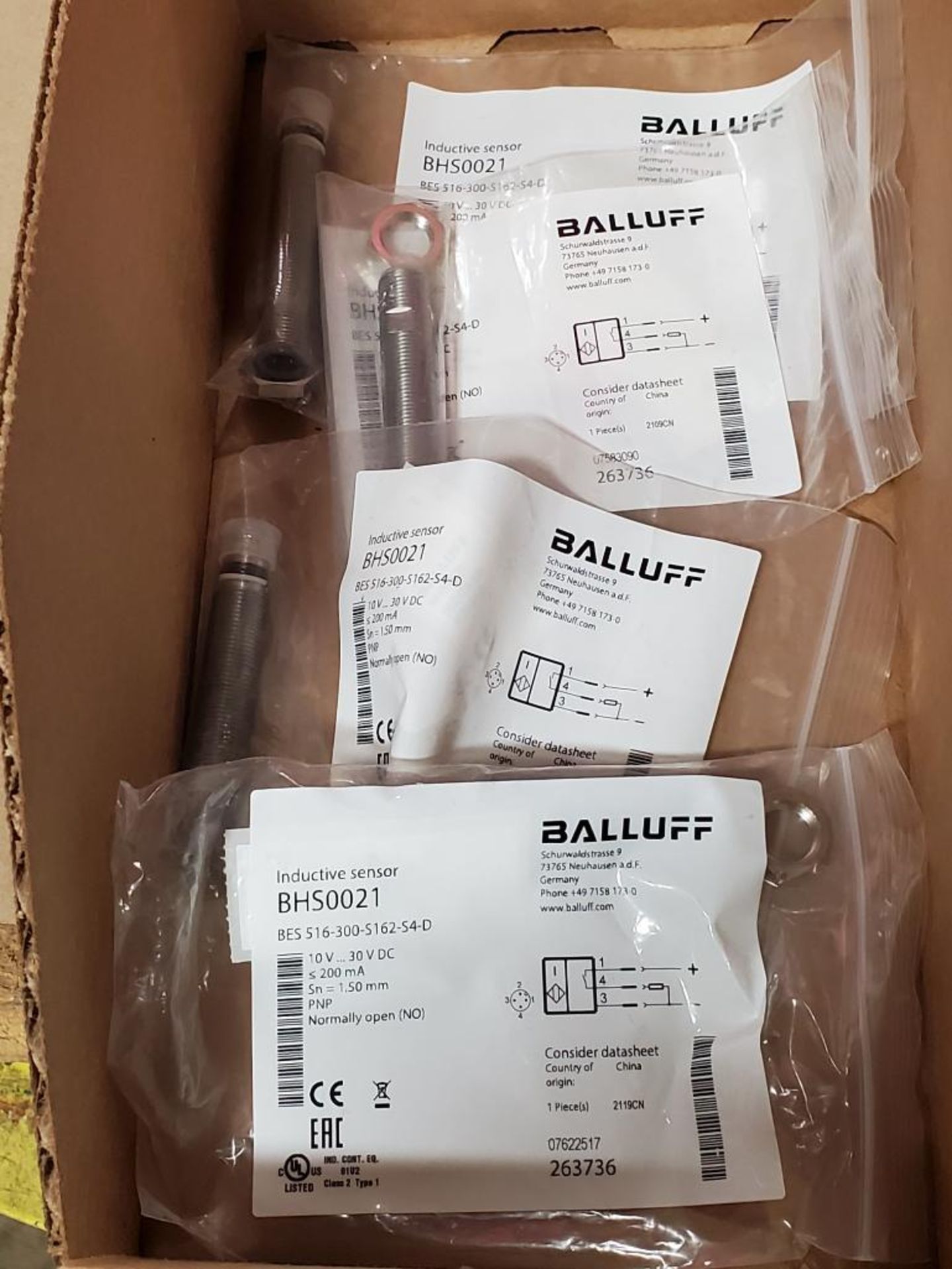 Qty 4 - Balluff BHS0021 inductive sensor. BES 516-300-S162-S4-D. New in package. - Image 4 of 4