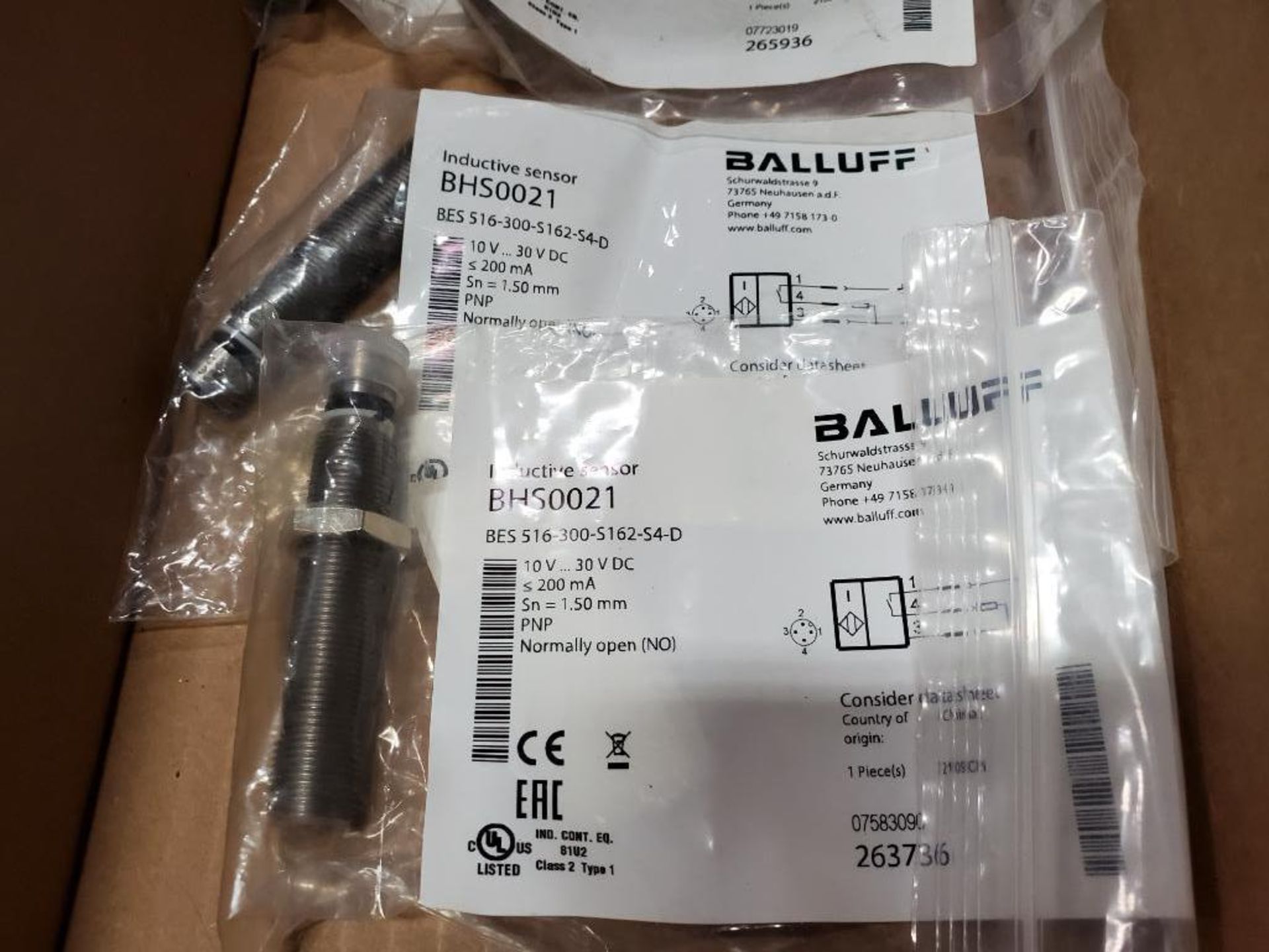 Qty 4 - Assorted Balluff inductive sensor. BES0068, BHS0021. New in package. - Image 4 of 5