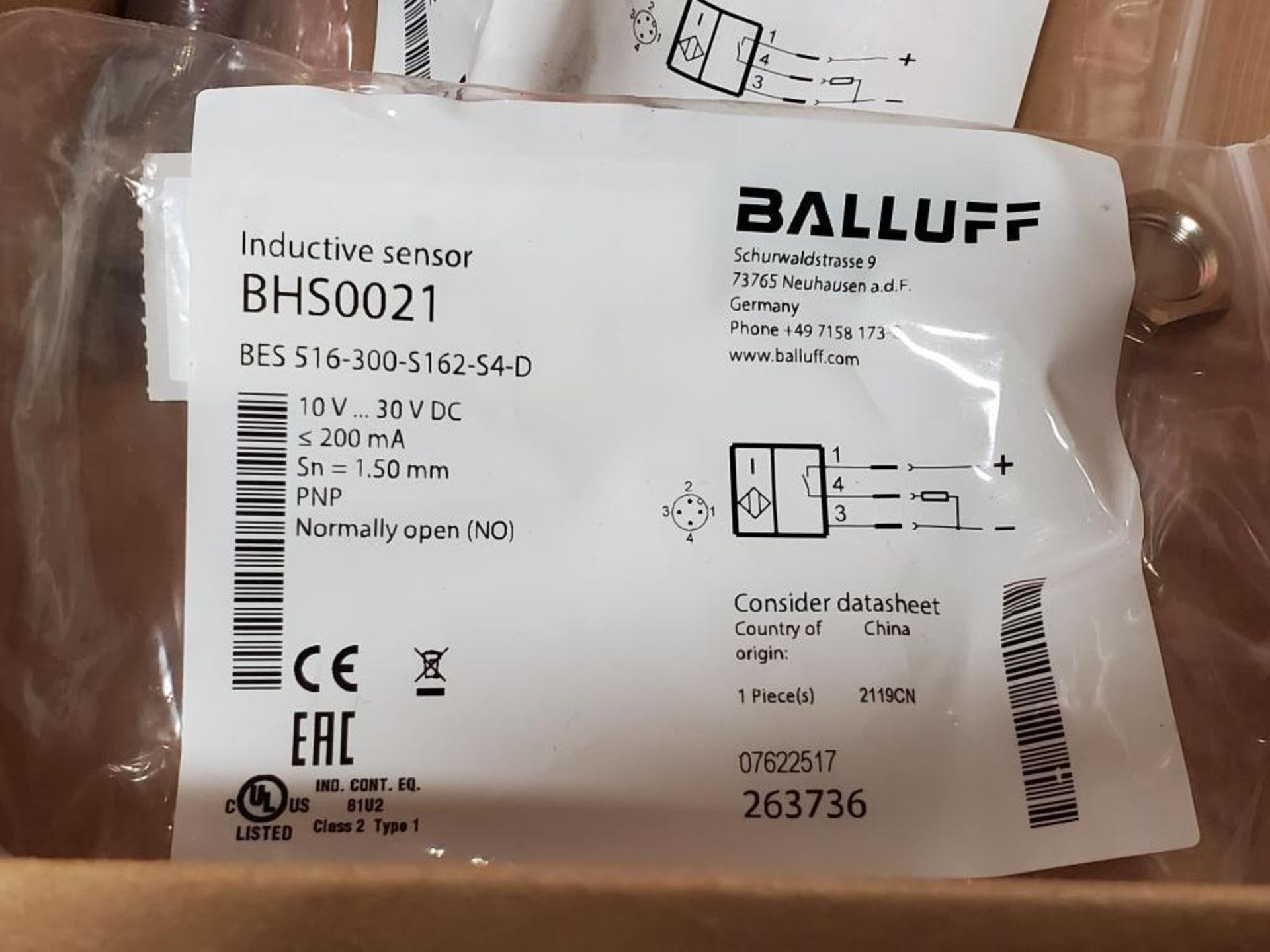 Qty 4 - Balluff BHS0021 inductive sensor. BES 516-300-S162-S4-D. New in package. - Image 3 of 4