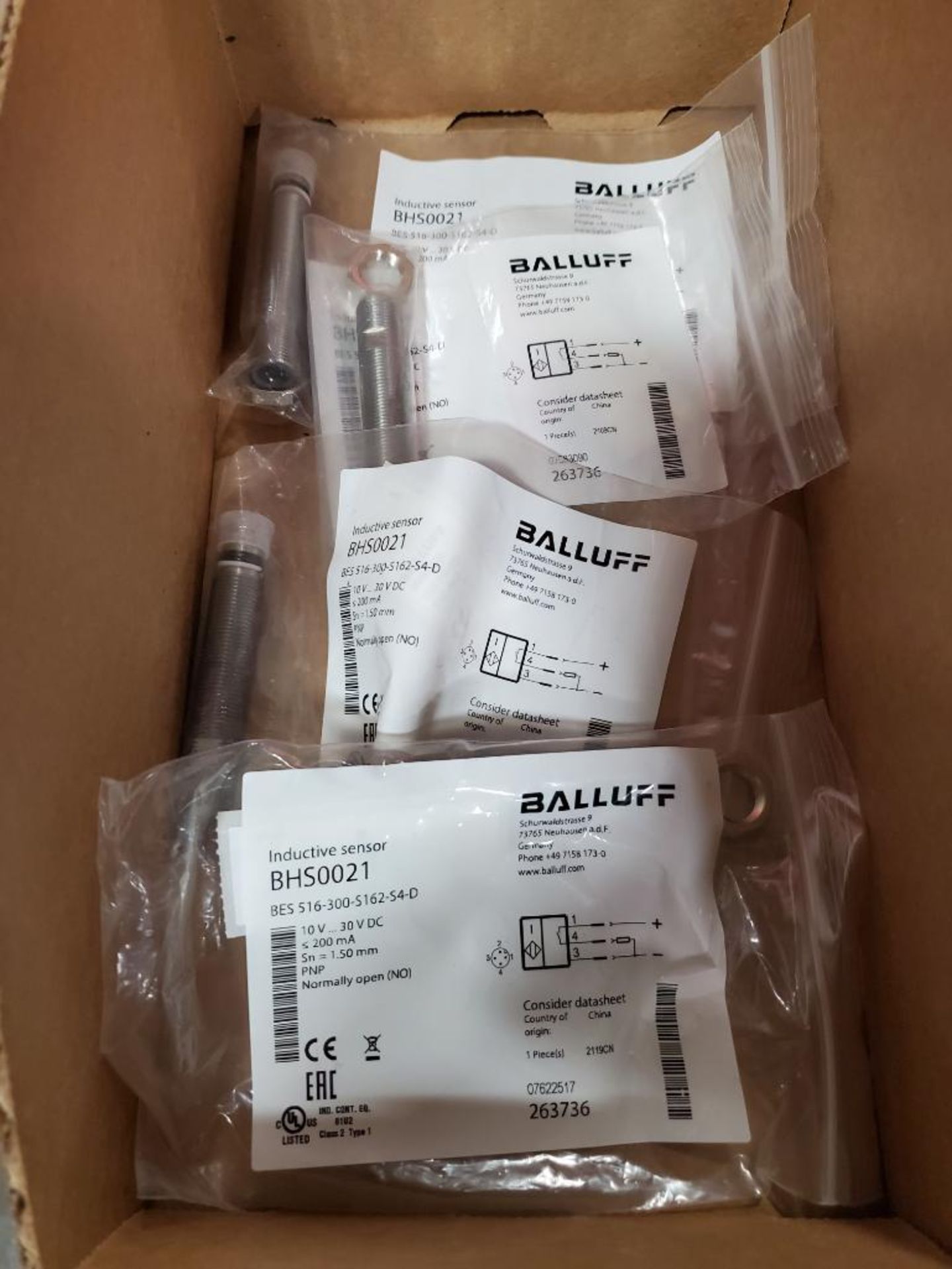 Qty 4 - Balluff BHS0021 inductive sensor. BES 516-300-S162-S4-D. New in package. - Image 2 of 4