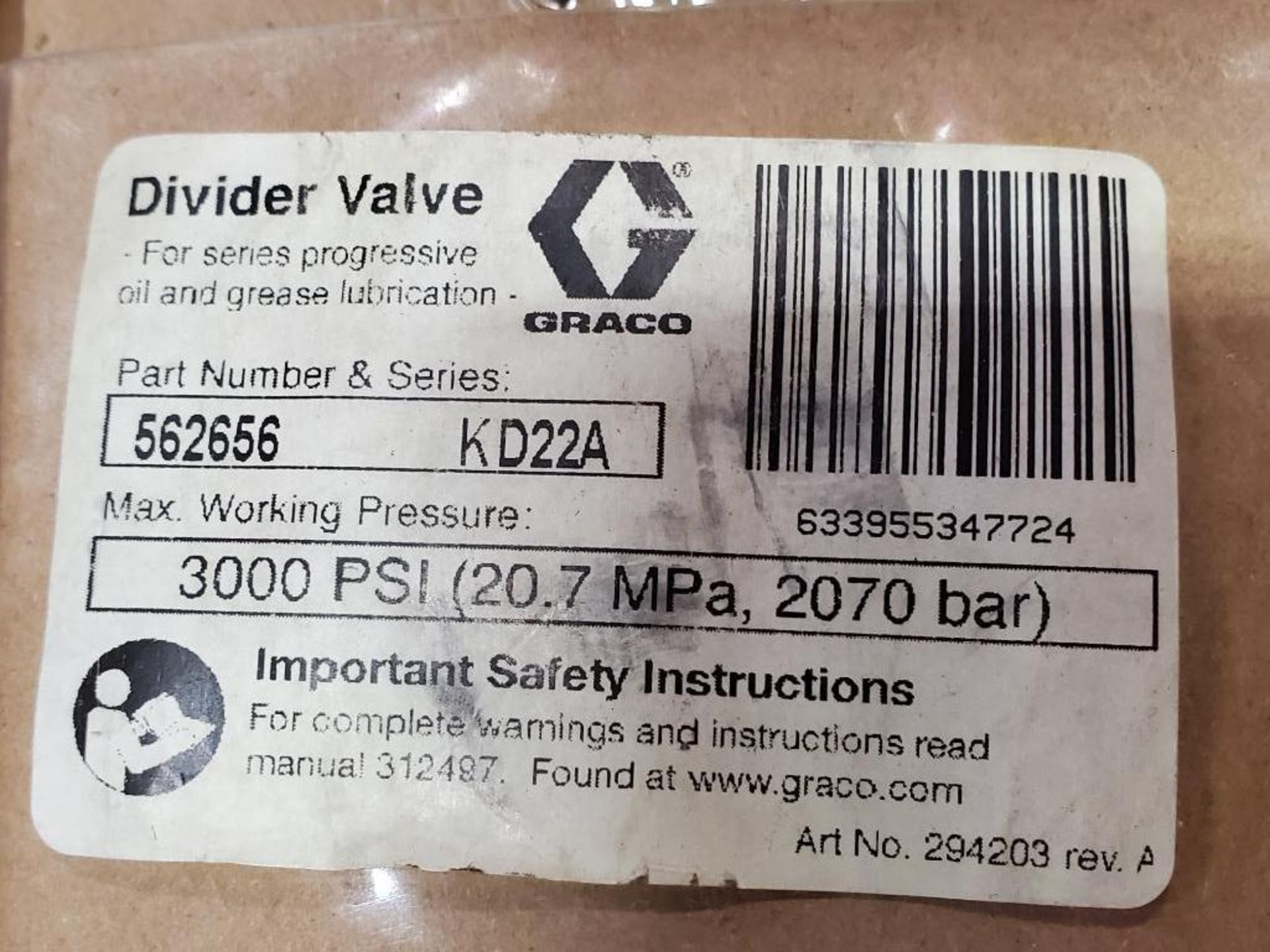 Qty 3 - Graco 562656 KD22A 3000PSI divider valve. New in package. - Image 4 of 4