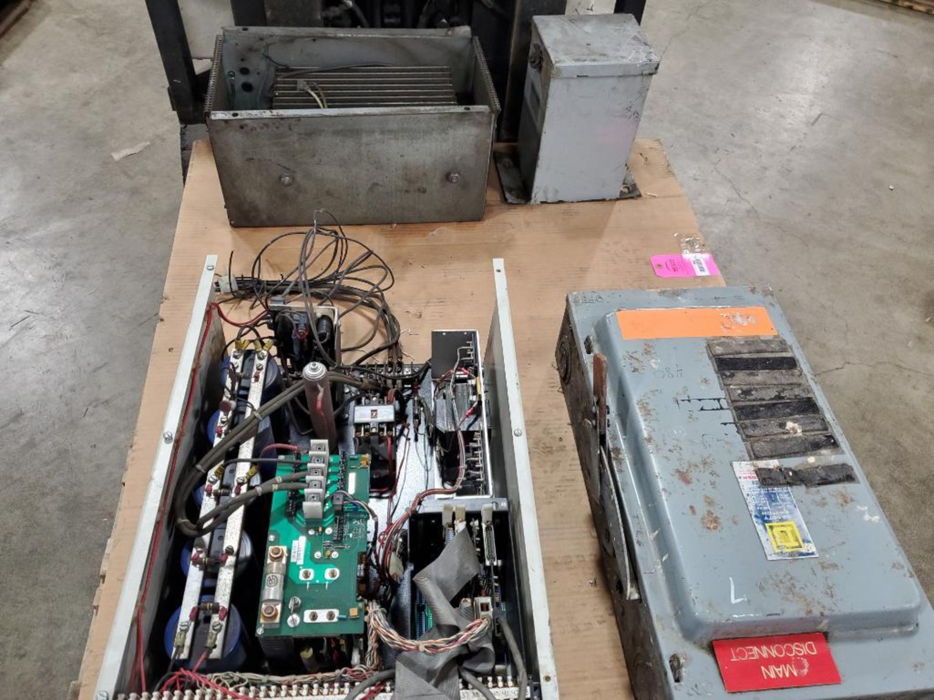 Pallet of assorted electrical parts units. Transformer, coil, control box. - Image 11 of 11