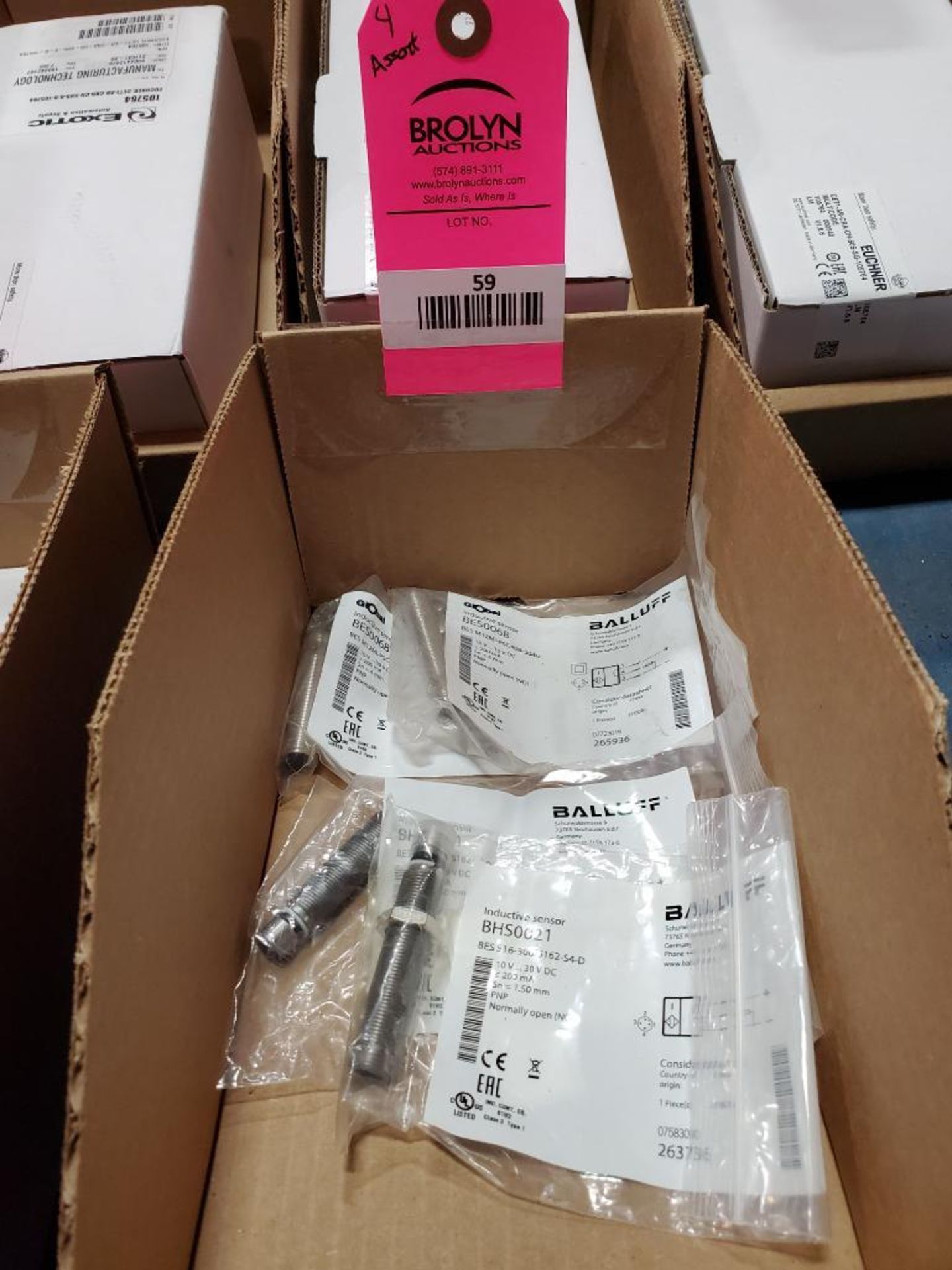 Qty 4 - Assorted Balluff inductive sensor. BES0068, BHS0021. New in package.