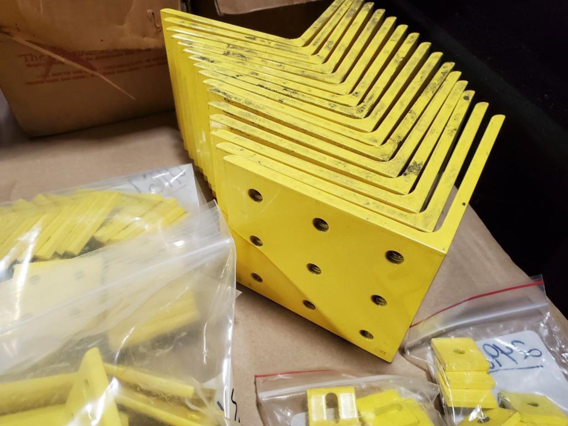 Pallet of assorted gold / yellow bracket hardware plates. Rexroth. New no boxes. - Image 8 of 13