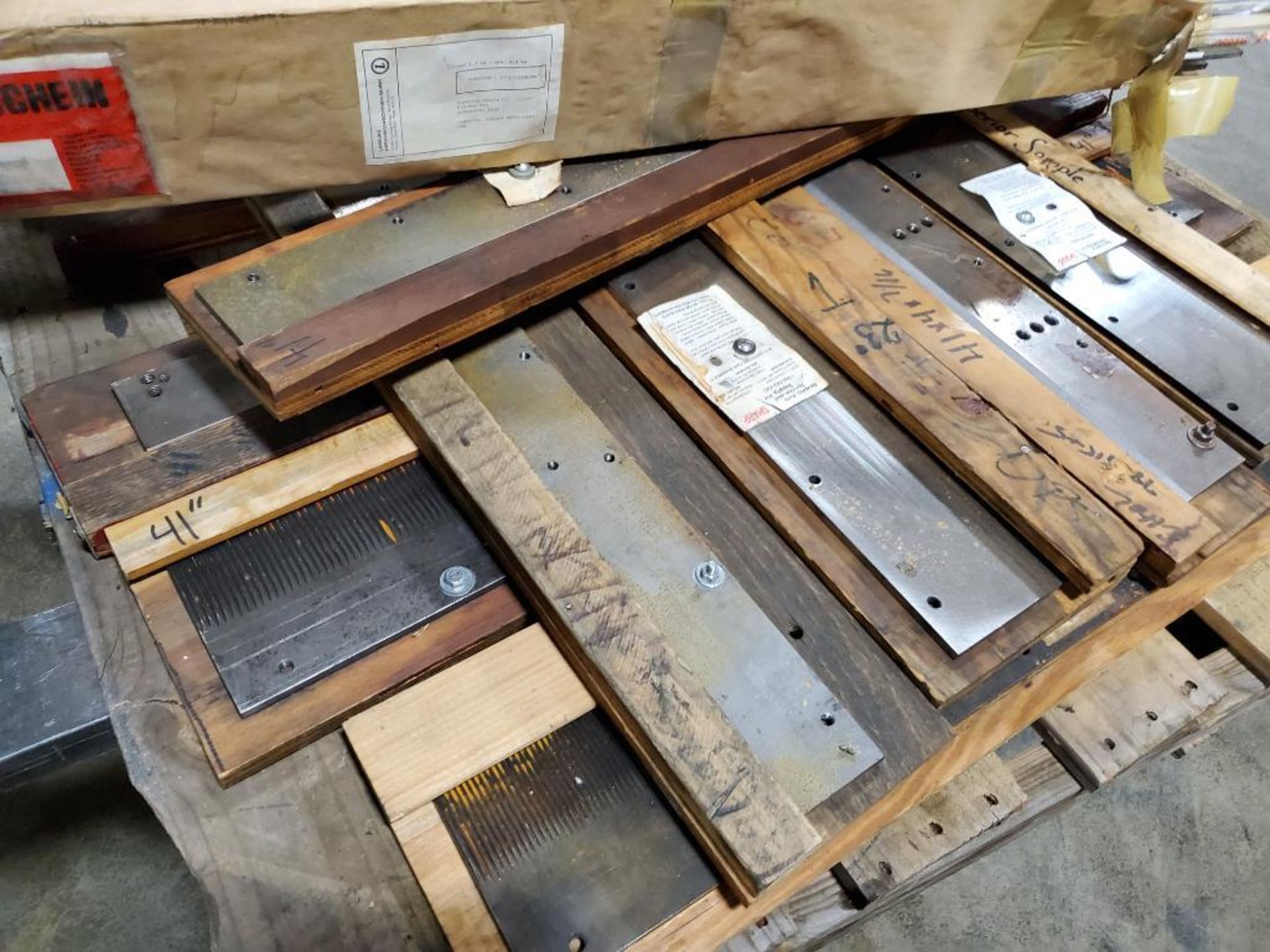 Pallet of assorted shear machine blades. - Image 11 of 12