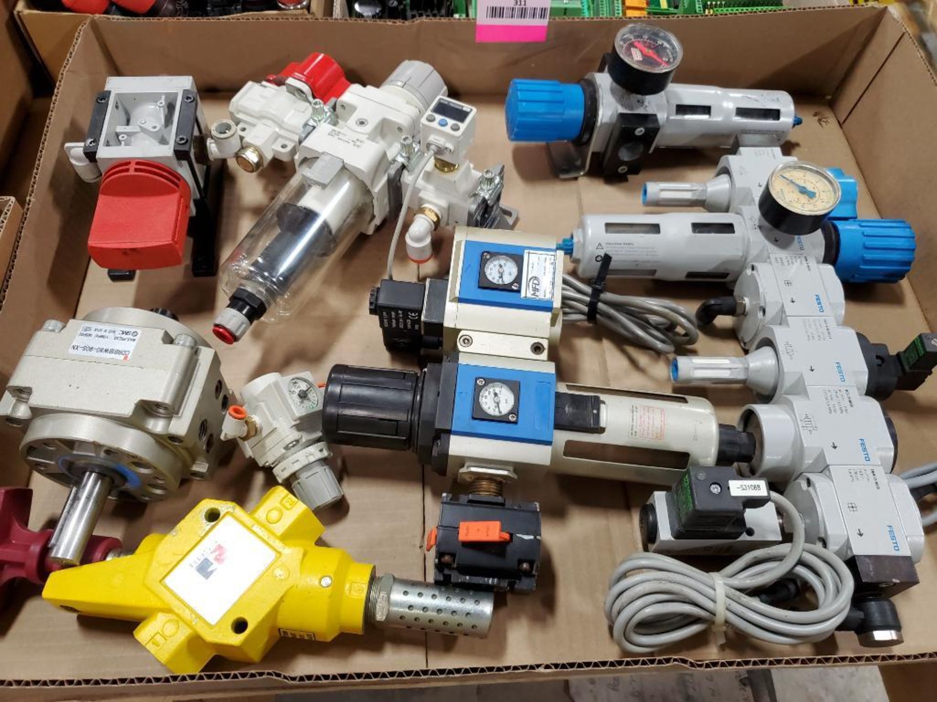 Large assortment of pneumatic parts. - Image 11 of 11