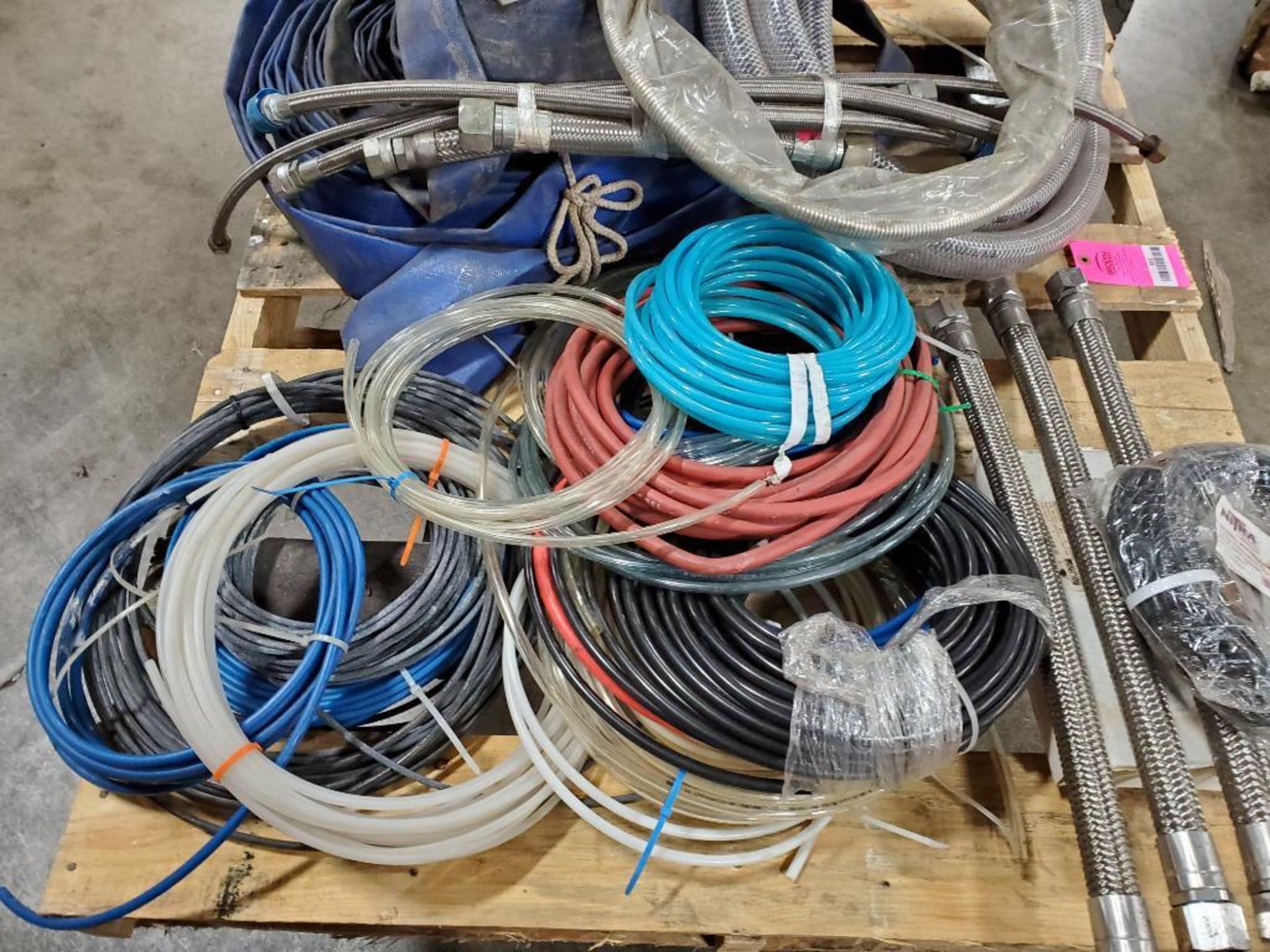 Pallet of assorted pneumatic and hydraulic tubing. - Image 10 of 11